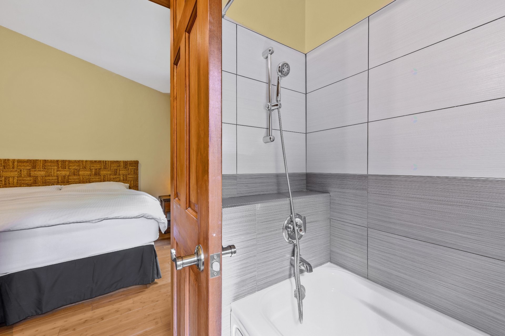 









2110


Ch. du Lac-Quenouille

, 47,
Val-des-Lacs,




QC
J0T2P0

