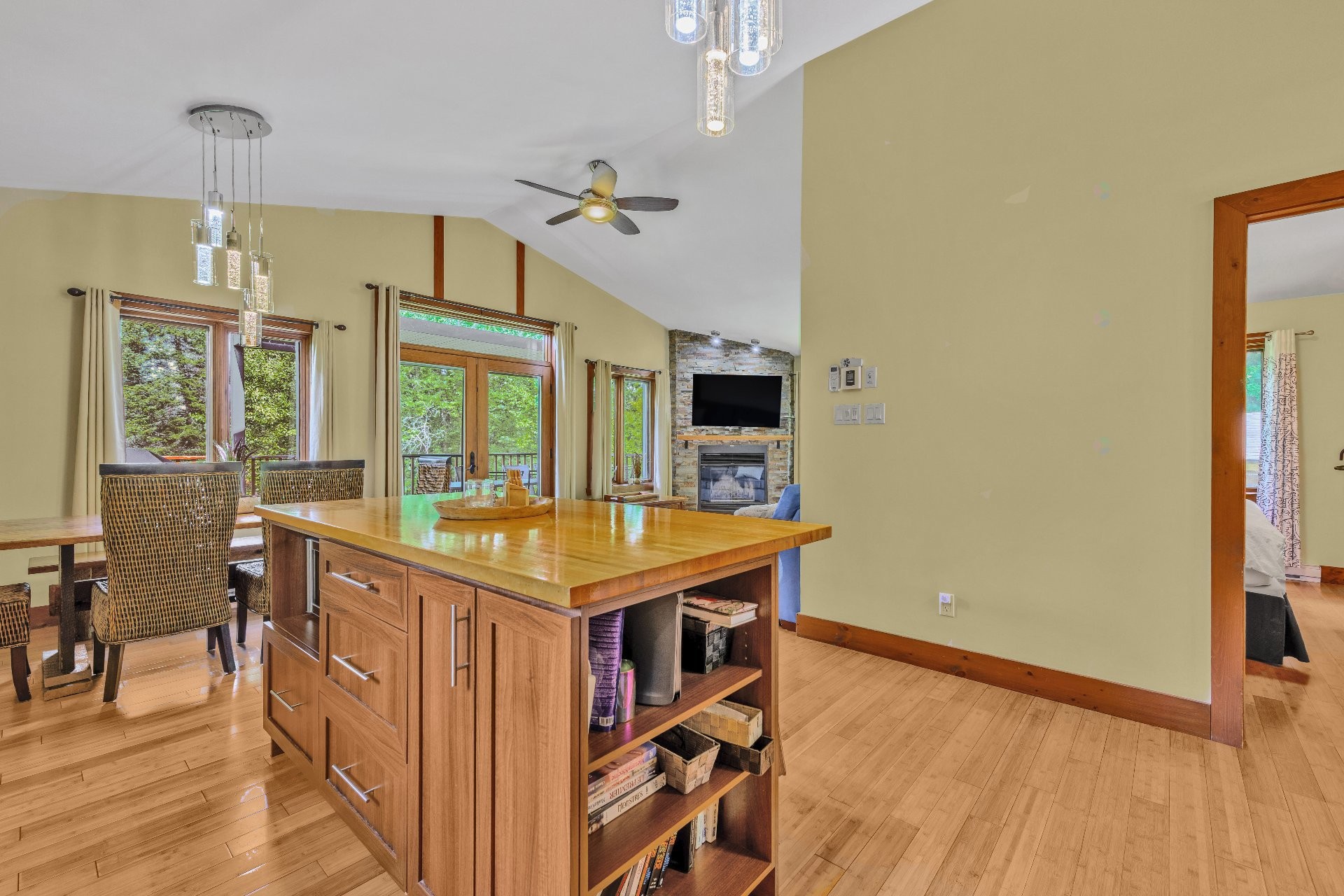 









2110


Ch. du Lac-Quenouille

, 47,
Val-des-Lacs,




QC
J0T2P0

