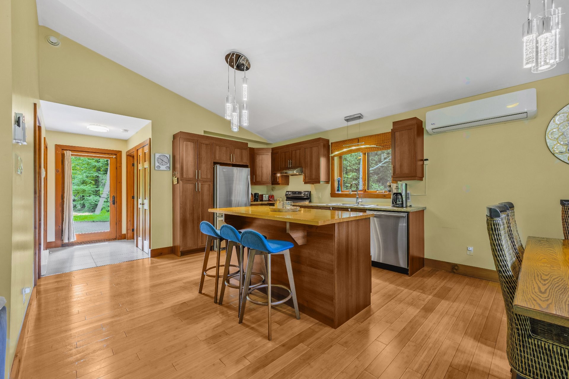 









2110


Ch. du Lac-Quenouille

, 47,
Val-des-Lacs,




QC
J0T2P0

