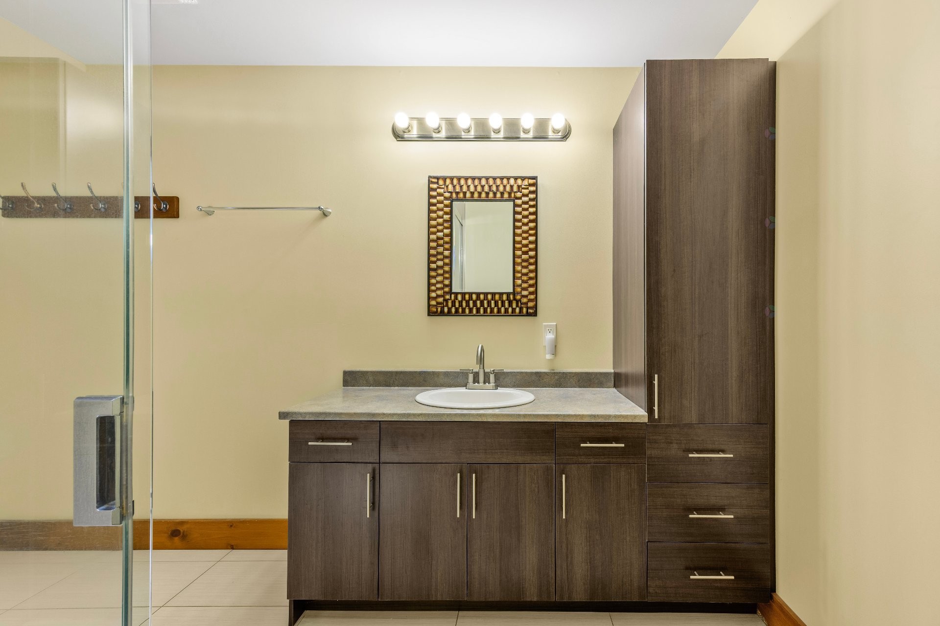 









2110


Ch. du Lac-Quenouille

, 47,
Val-des-Lacs,




QC
J0T2P0

