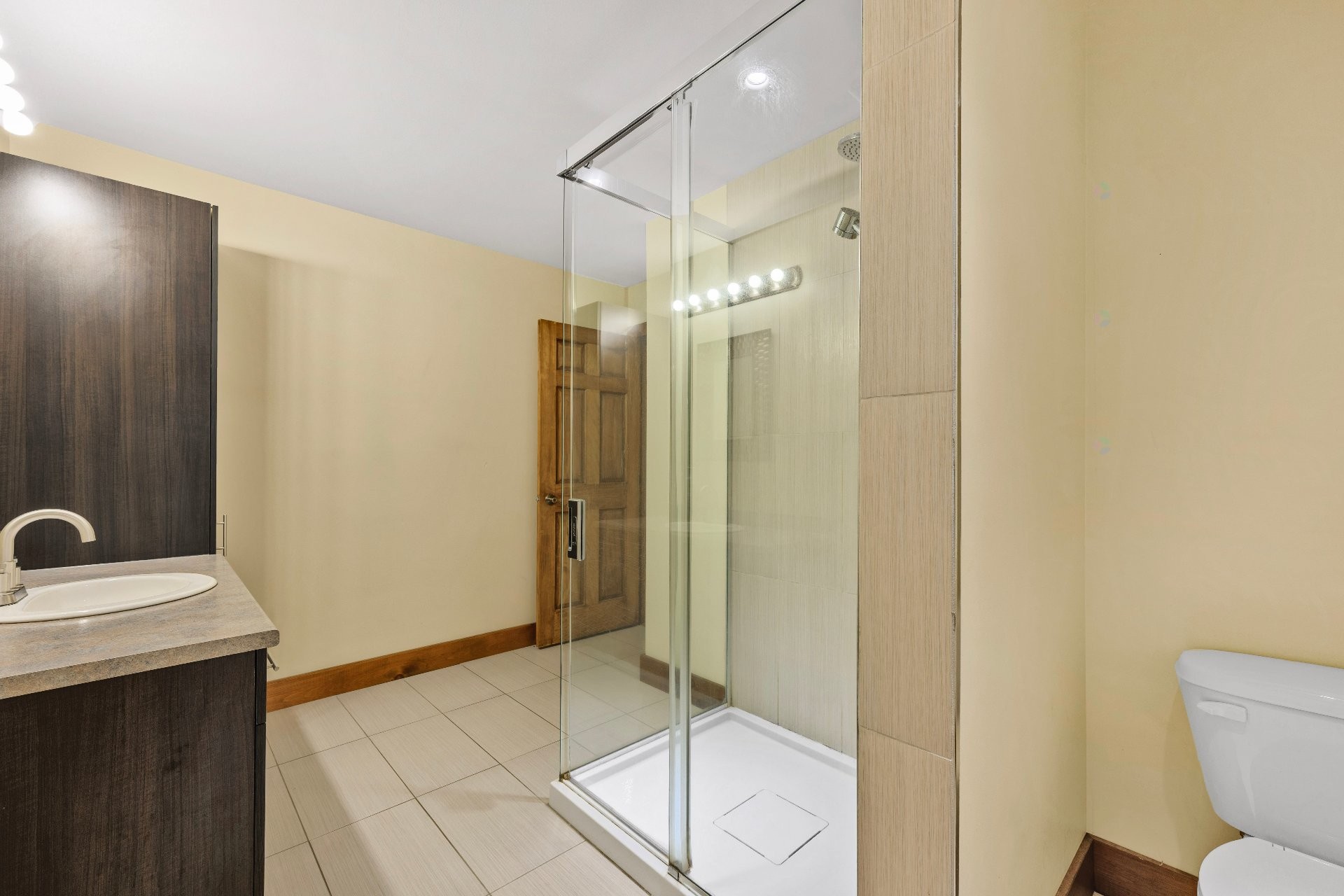 









2110


Ch. du Lac-Quenouille

, 47,
Val-des-Lacs,




QC
J0T2P0

