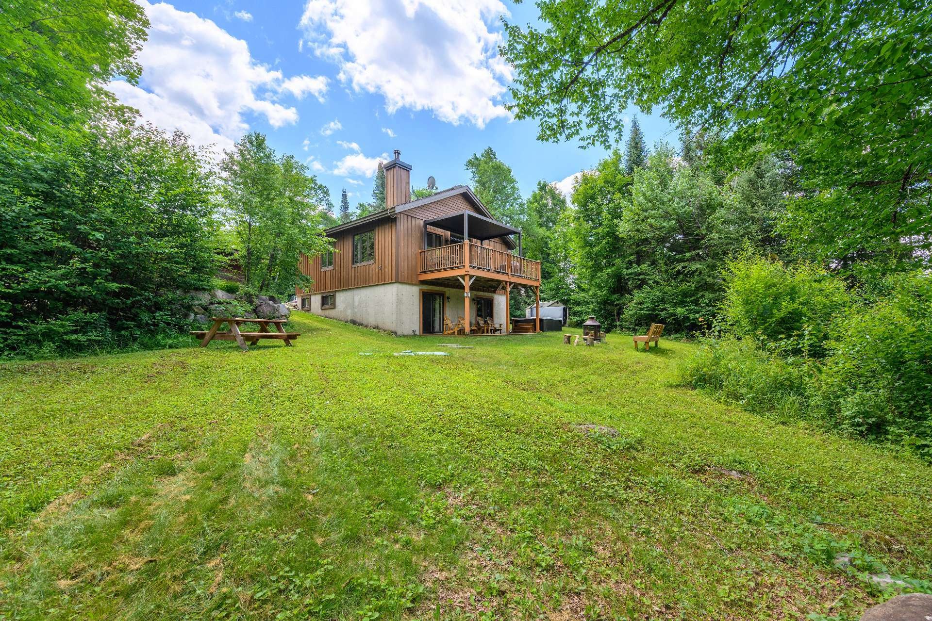 









2110


Ch. du Lac-Quenouille

, 47,
Val-des-Lacs,




QC
J0T2P0

