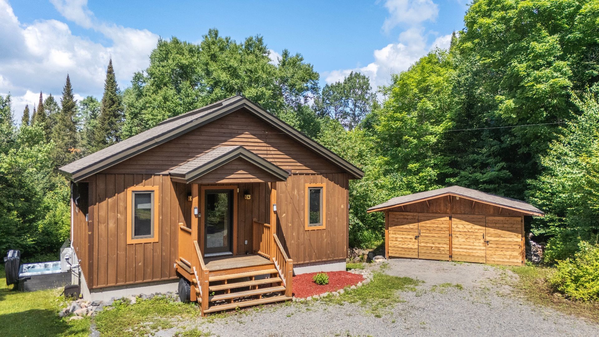 









2110


Ch. du Lac-Quenouille

, 47,
Val-des-Lacs,




QC
J0T2P0

