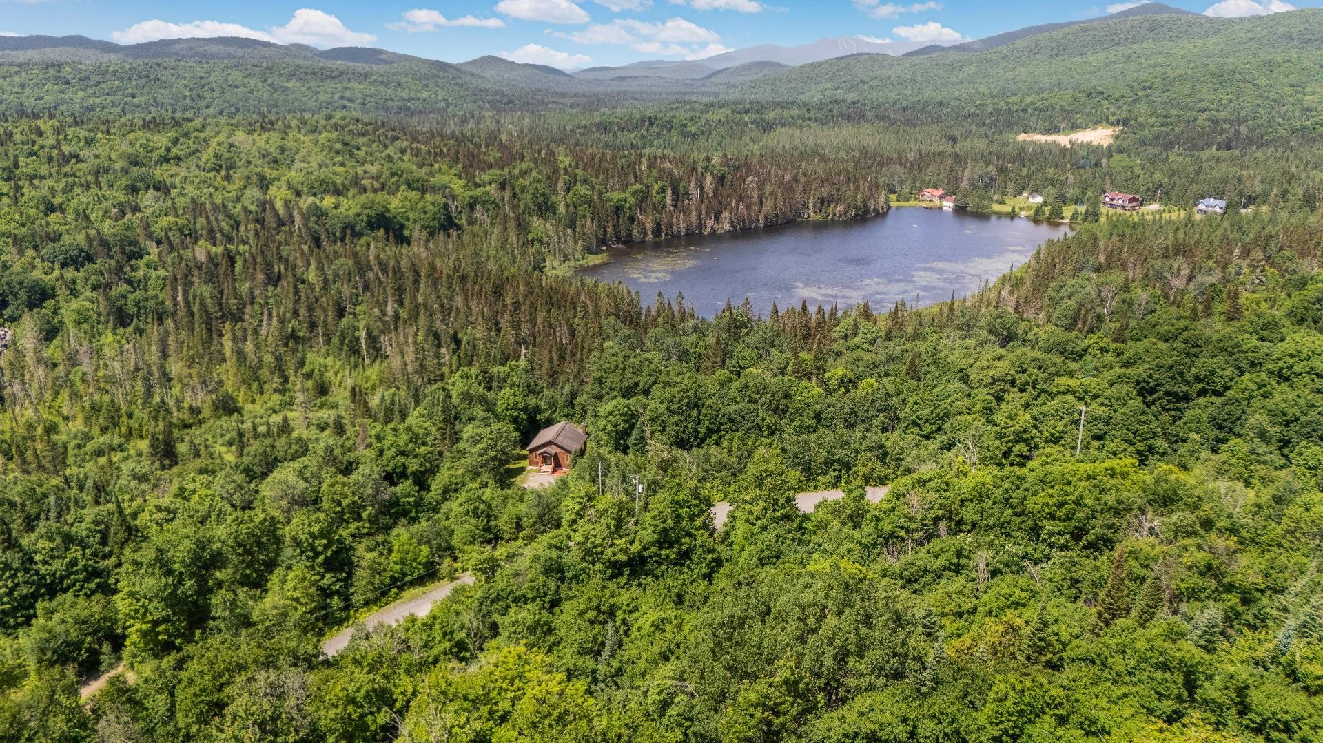 









2110


Ch. du Lac-Quenouille

, 47,
Val-des-Lacs,




QC
J0T2P0

