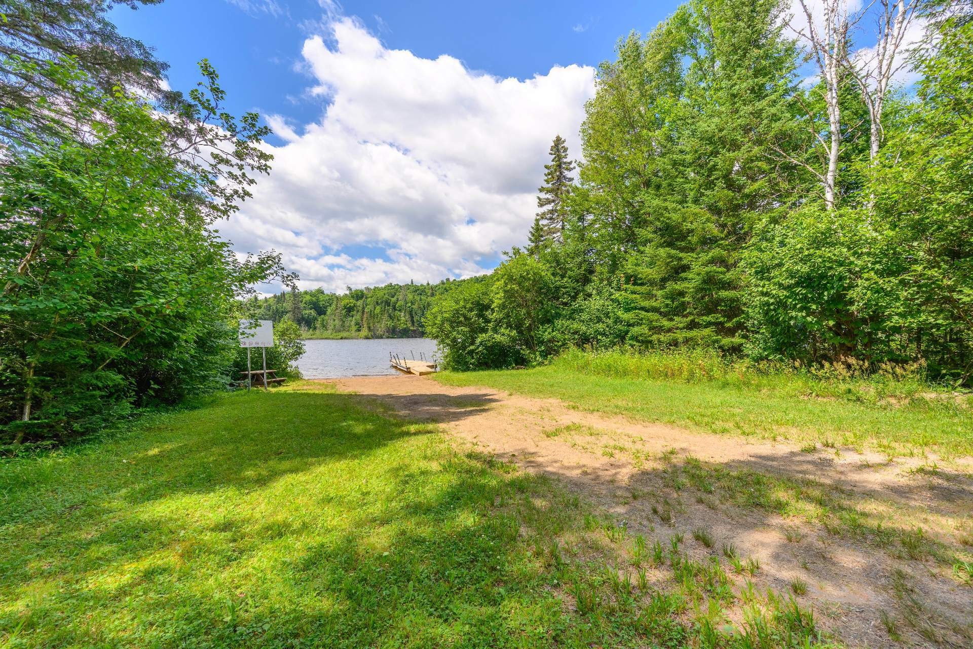 









2110


Ch. du Lac-Quenouille

, 47,
Val-des-Lacs,




QC
J0T2P0

