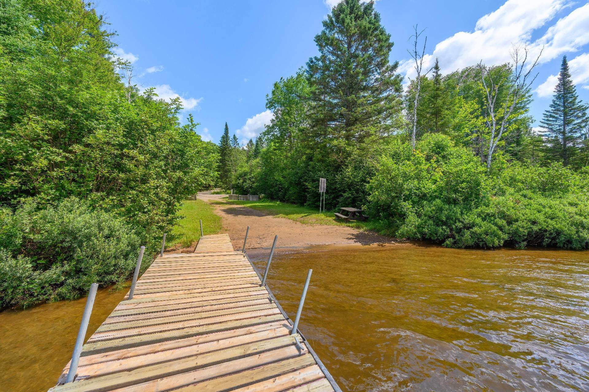 









2110


Ch. du Lac-Quenouille

, 47,
Val-des-Lacs,




QC
J0T2P0

