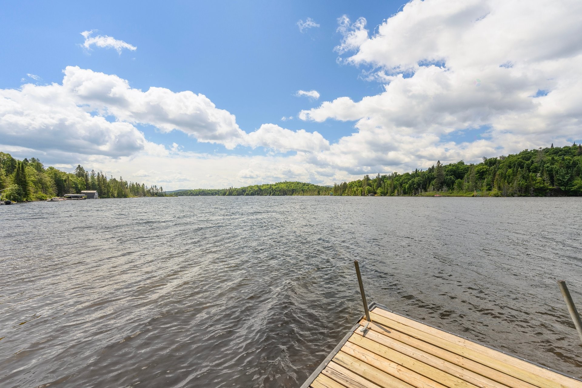 









2110


Ch. du Lac-Quenouille

, 47,
Val-des-Lacs,




QC
J0T2P0

