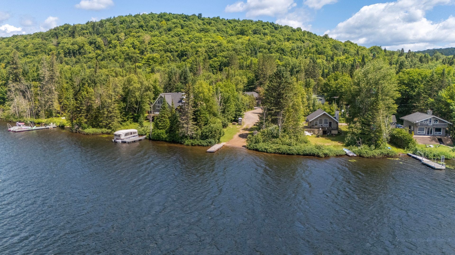 









2110


Ch. du Lac-Quenouille

, 47,
Val-des-Lacs,




QC
J0T2P0

