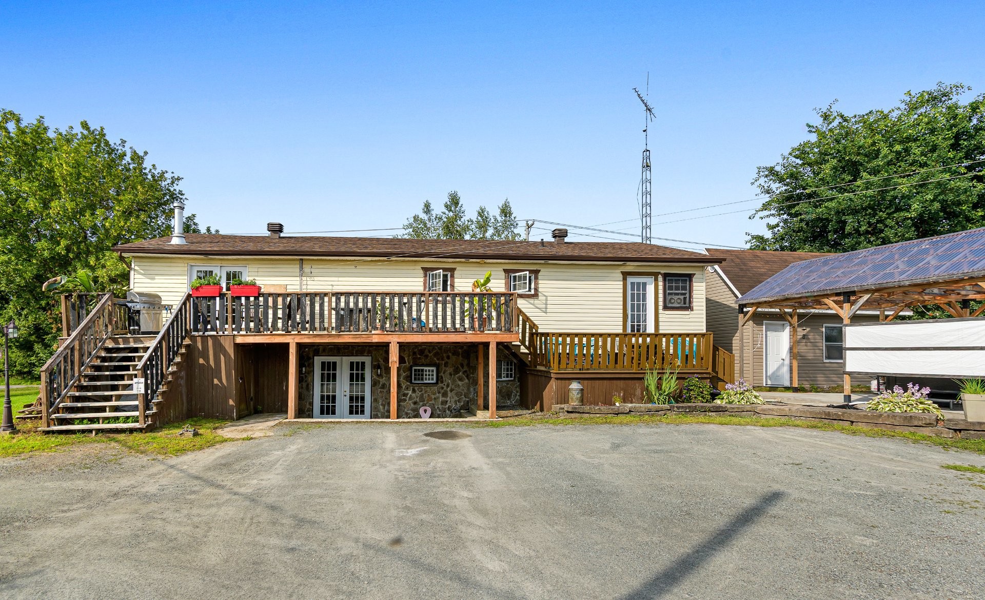 









1634


Route des Outaouais

,
Grenville-sur-la-Rouge,




QC
J0V1B0

