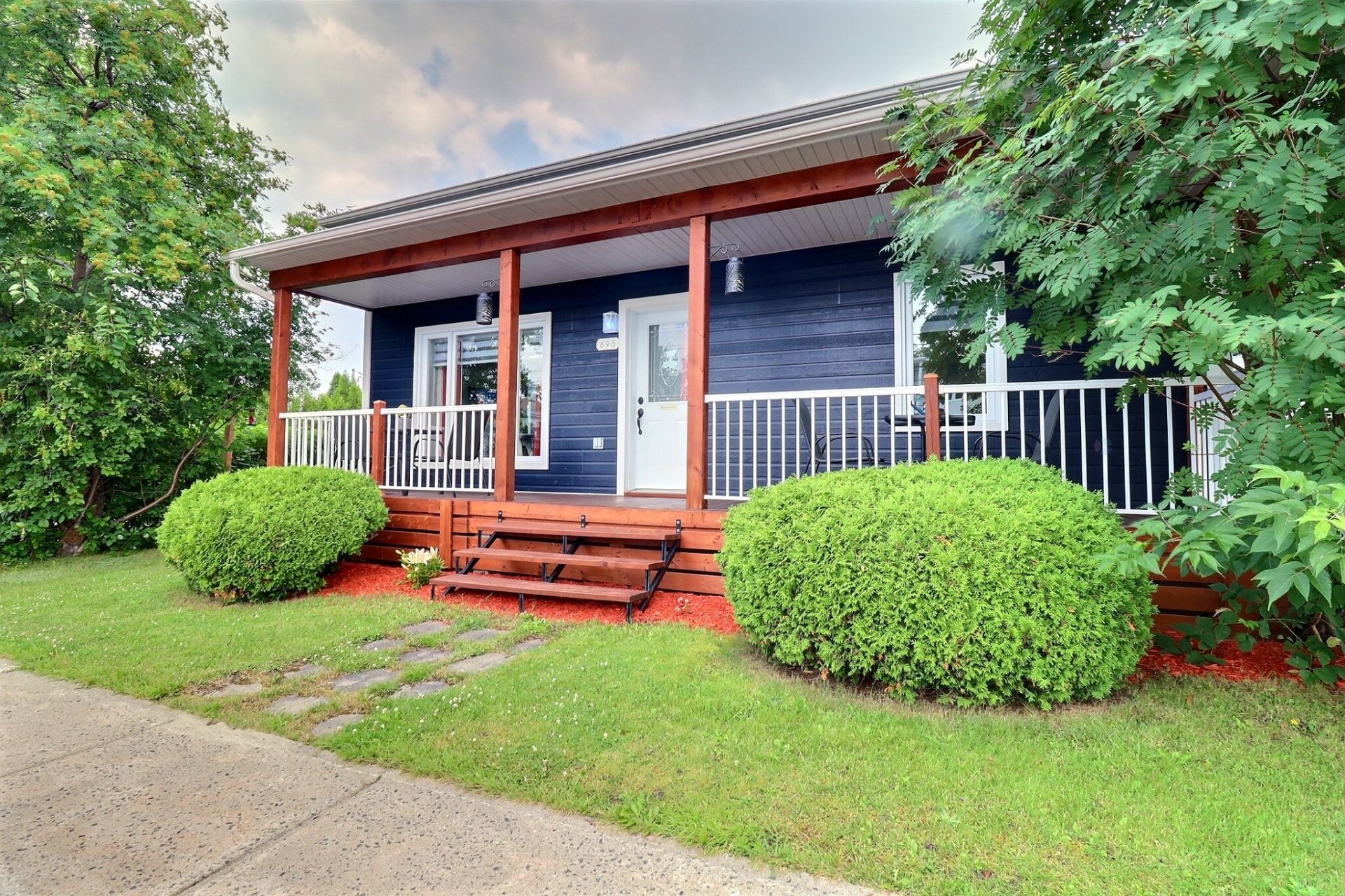 









695


Rue Caron

,
Saguenay (Chicoutimi),




QC
G7J2Z8

