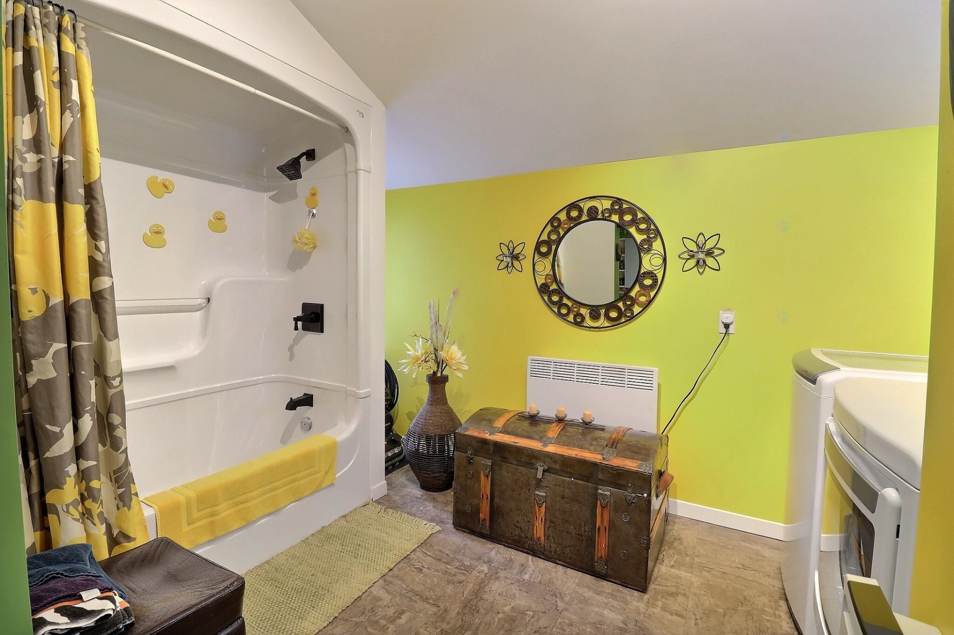 









695


Rue Caron

,
Saguenay (Chicoutimi),




QC
G7J2Z8

