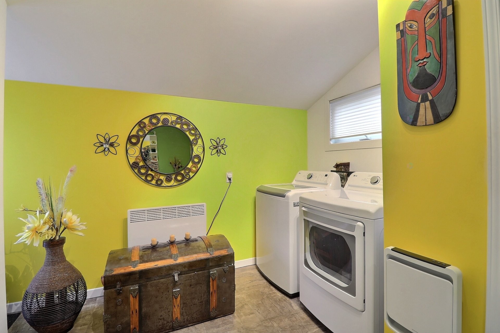 









695


Rue Caron

,
Saguenay (Chicoutimi),




QC
G7J2Z8

