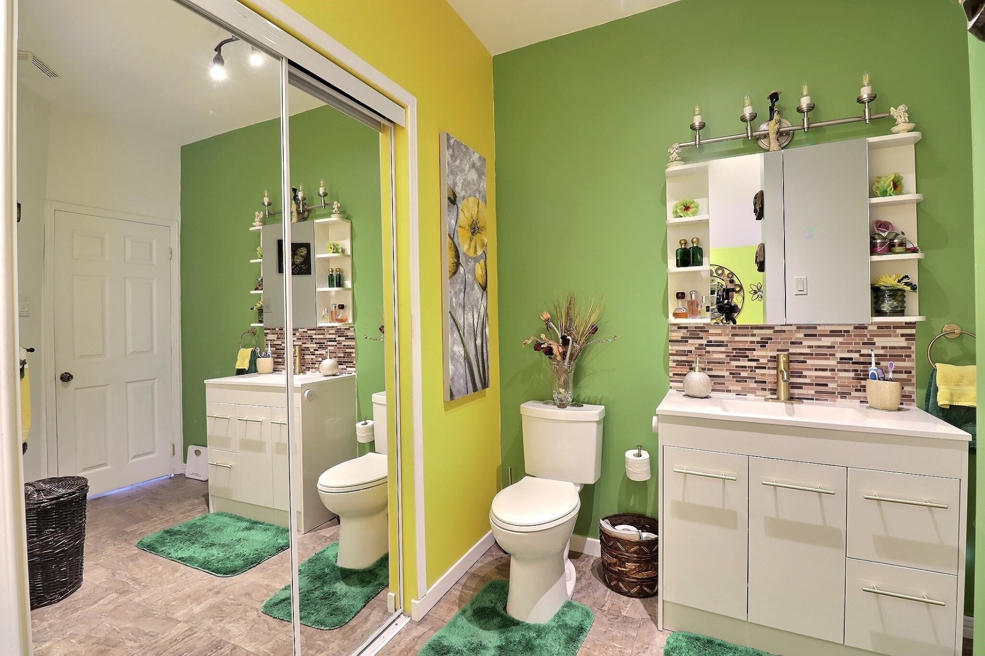 









695


Rue Caron

,
Saguenay (Chicoutimi),




QC
G7J2Z8

