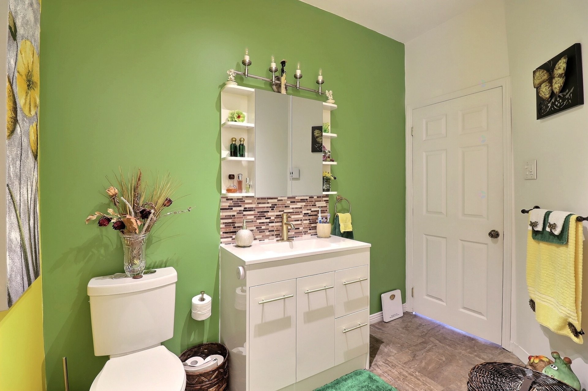 









695


Rue Caron

,
Saguenay (Chicoutimi),




QC
G7J2Z8

