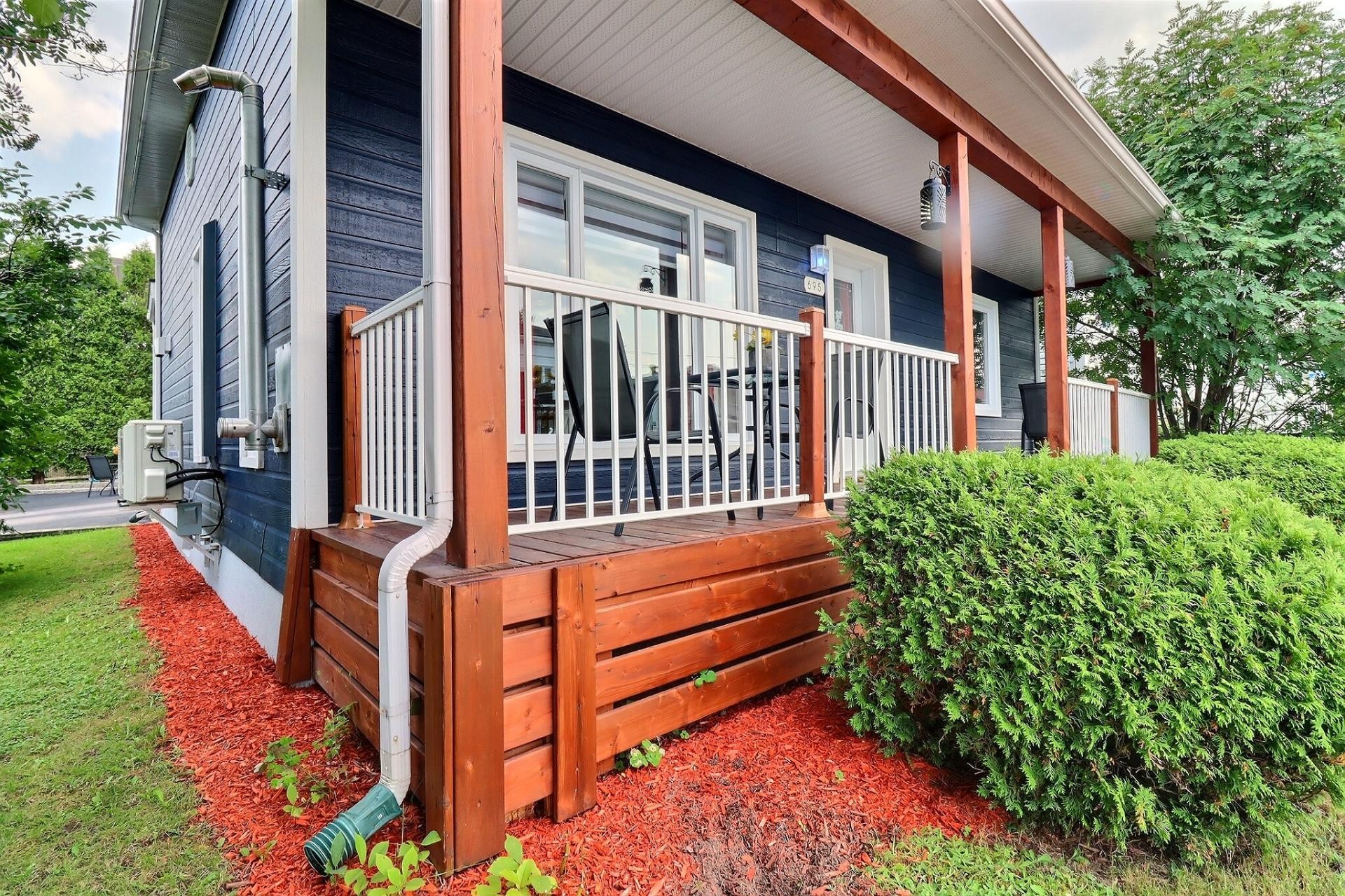 









695


Rue Caron

,
Saguenay (Chicoutimi),




QC
G7J2Z8

