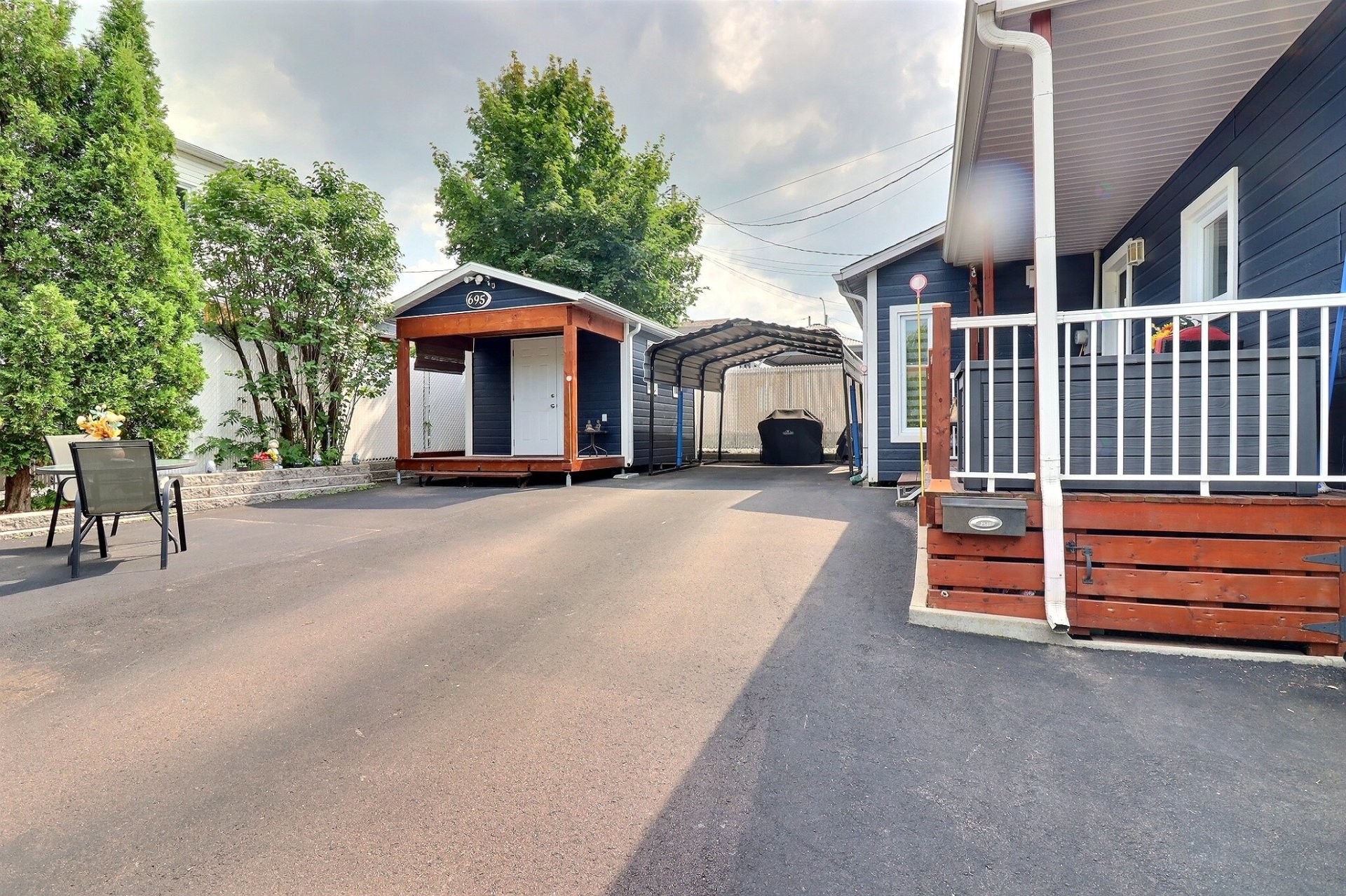 









695


Rue Caron

,
Saguenay (Chicoutimi),




QC
G7J2Z8


