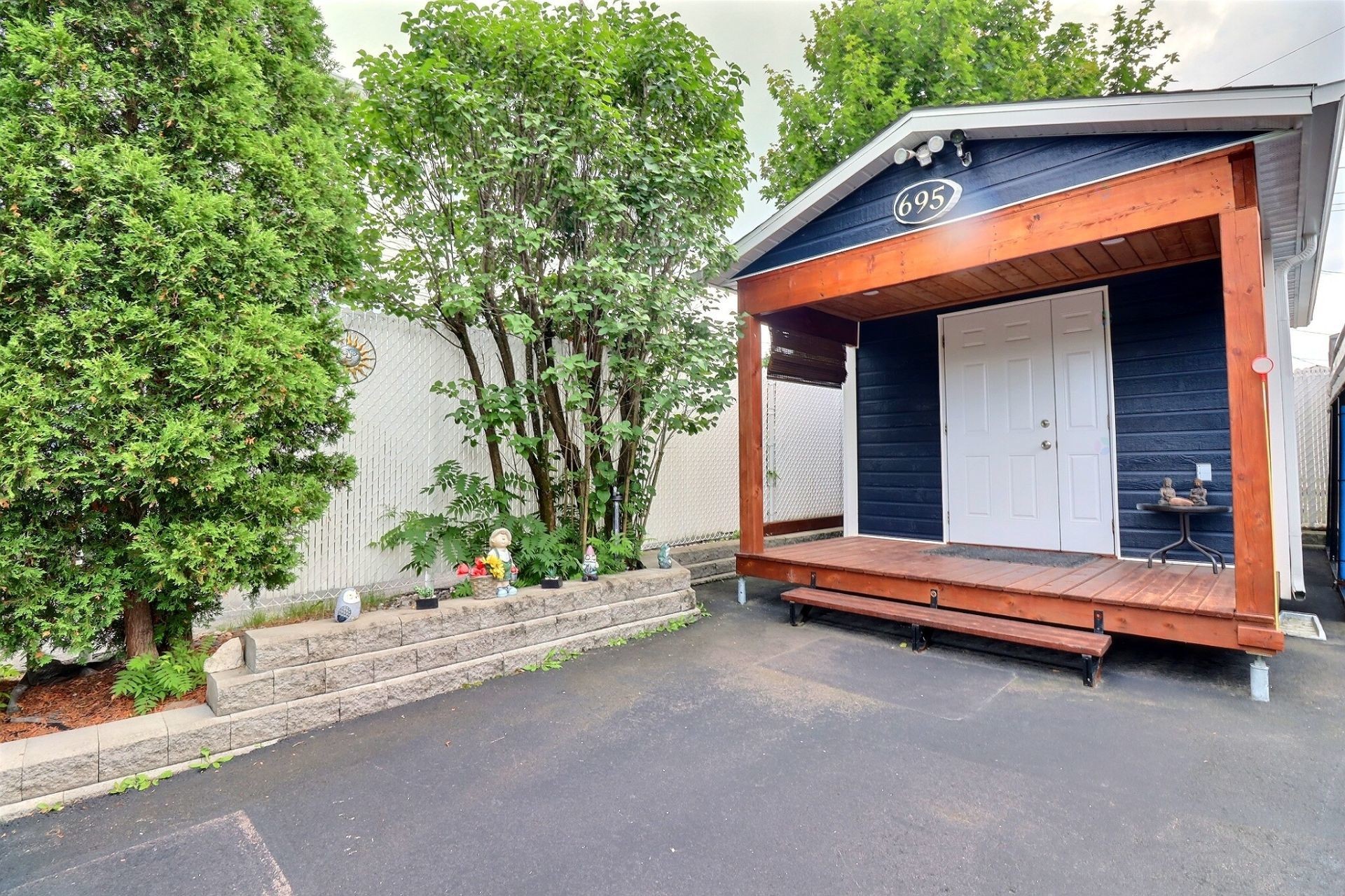 









695


Rue Caron

,
Saguenay (Chicoutimi),




QC
G7J2Z8

