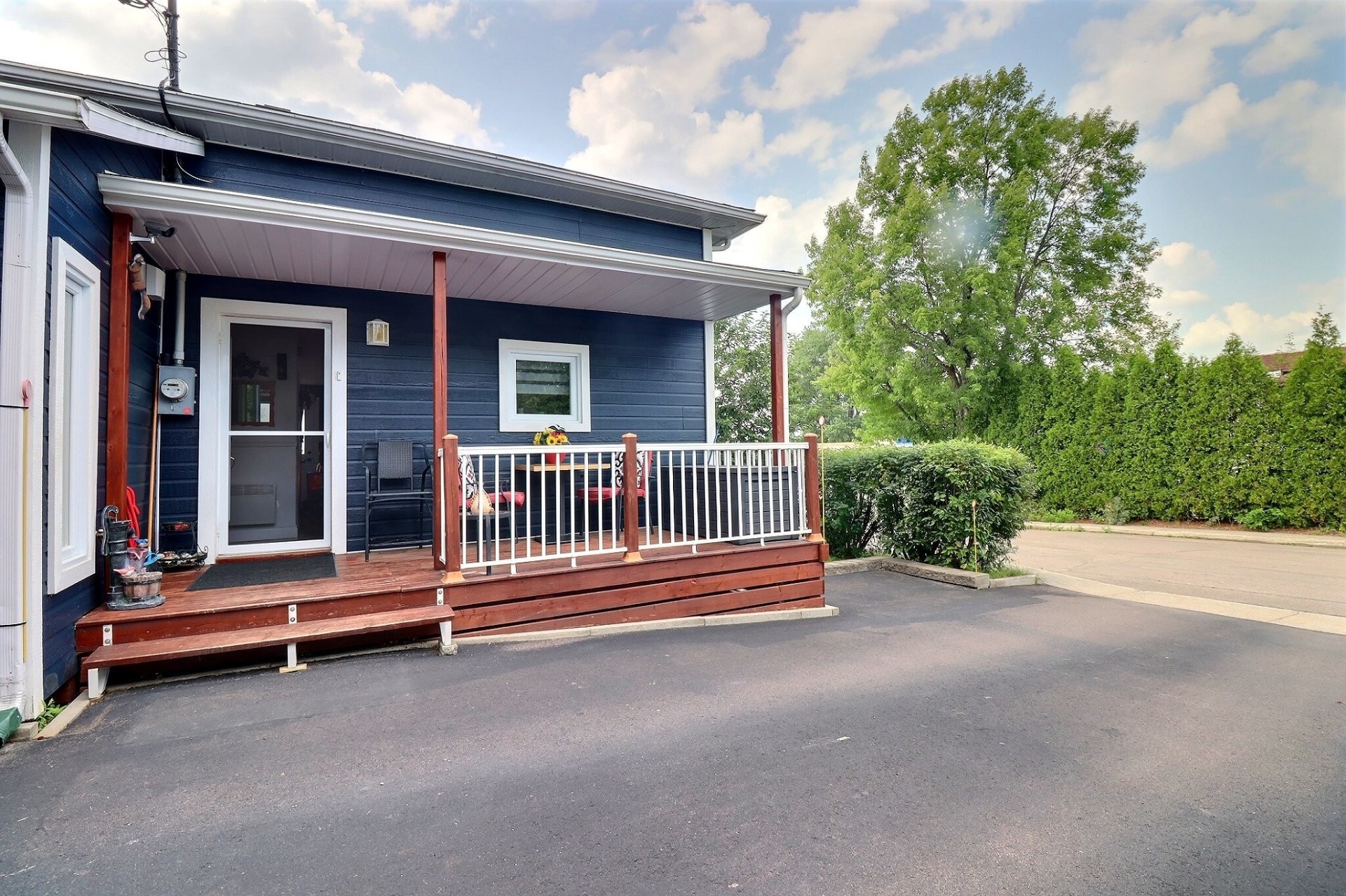 









695


Rue Caron

,
Saguenay (Chicoutimi),




QC
G7J2Z8

