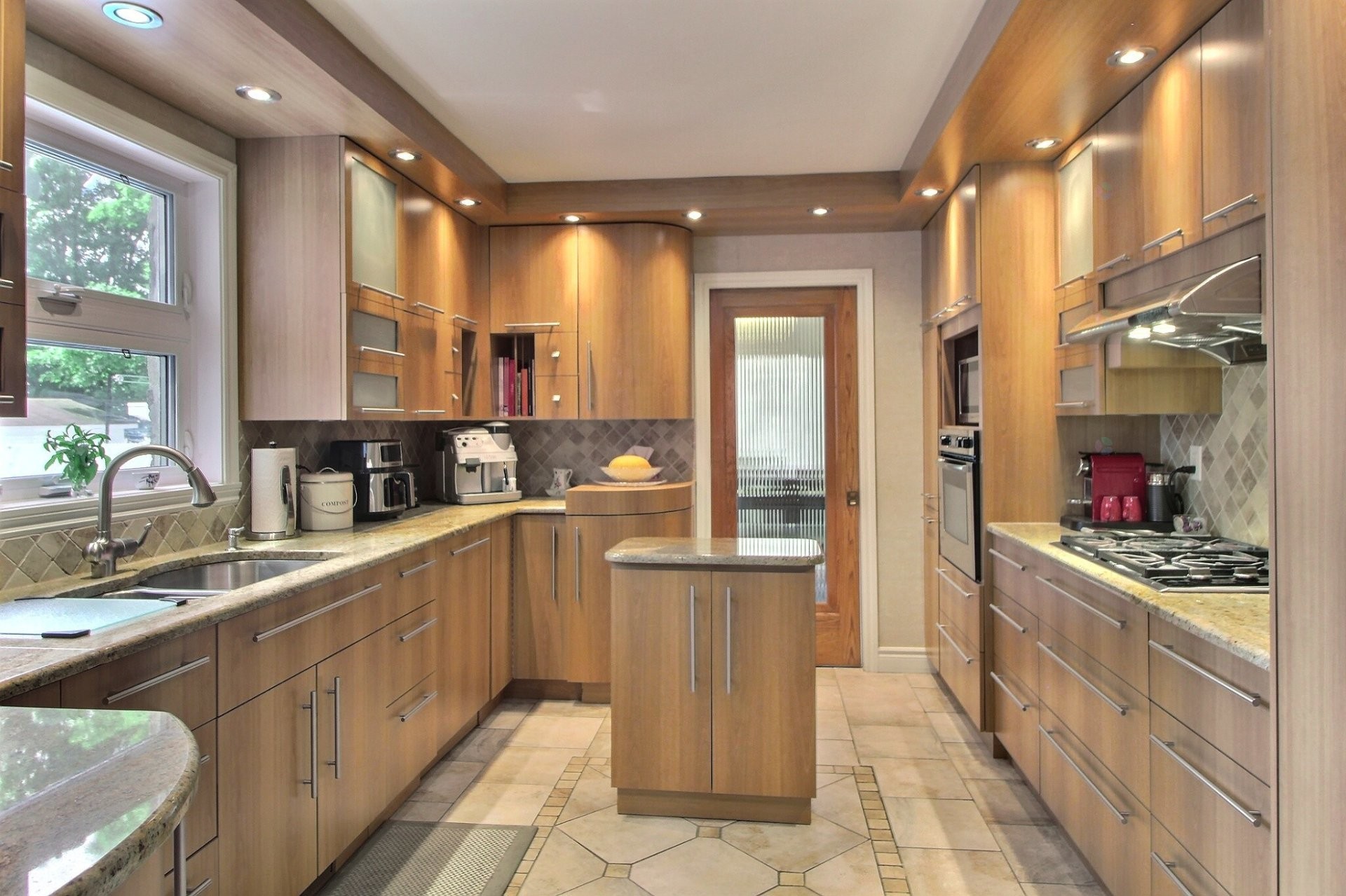 









395


Rue du Site-Perreault

,
Shawinigan,




QC
G9P2G3

