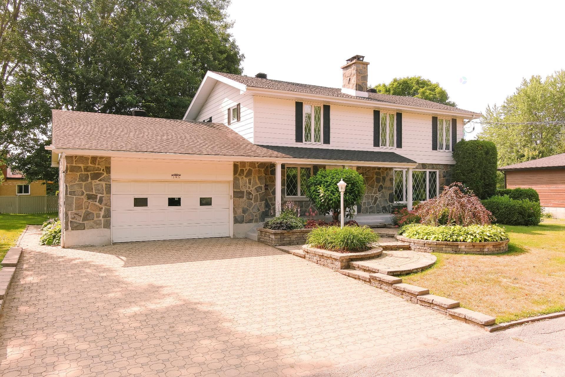 









395


Rue du Site-Perreault

,
Shawinigan,




QC
G9P2G3

