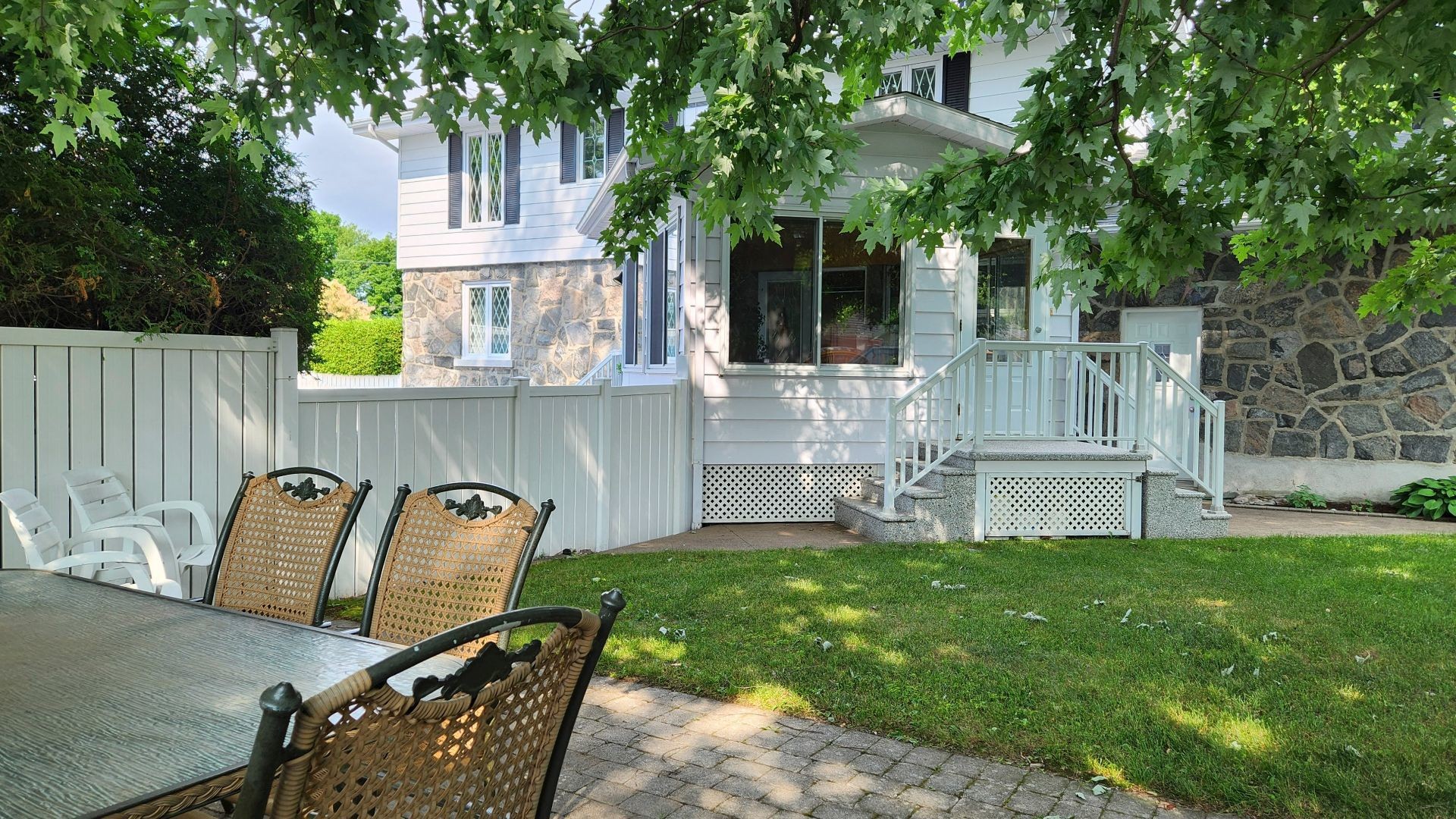 









395


Rue du Site-Perreault

,
Shawinigan,




QC
G9P2G3

