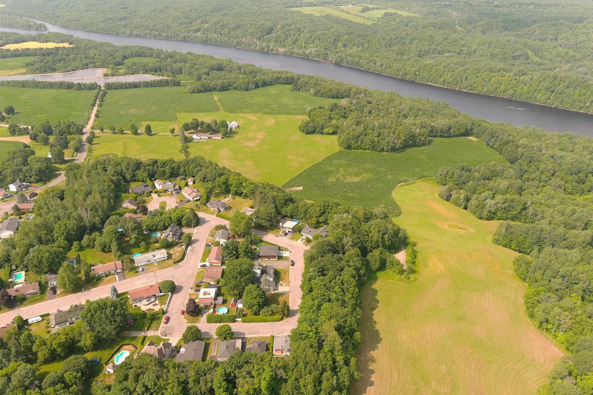 









395


Rue du Site-Perreault

,
Shawinigan,




QC
G9P2G3

