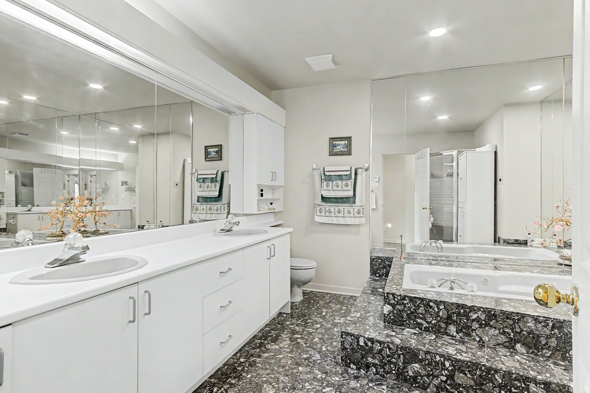 









1594


Rue Fortier

,
Saint-Bruno-de-Montarville,




QC
J3V6A5

