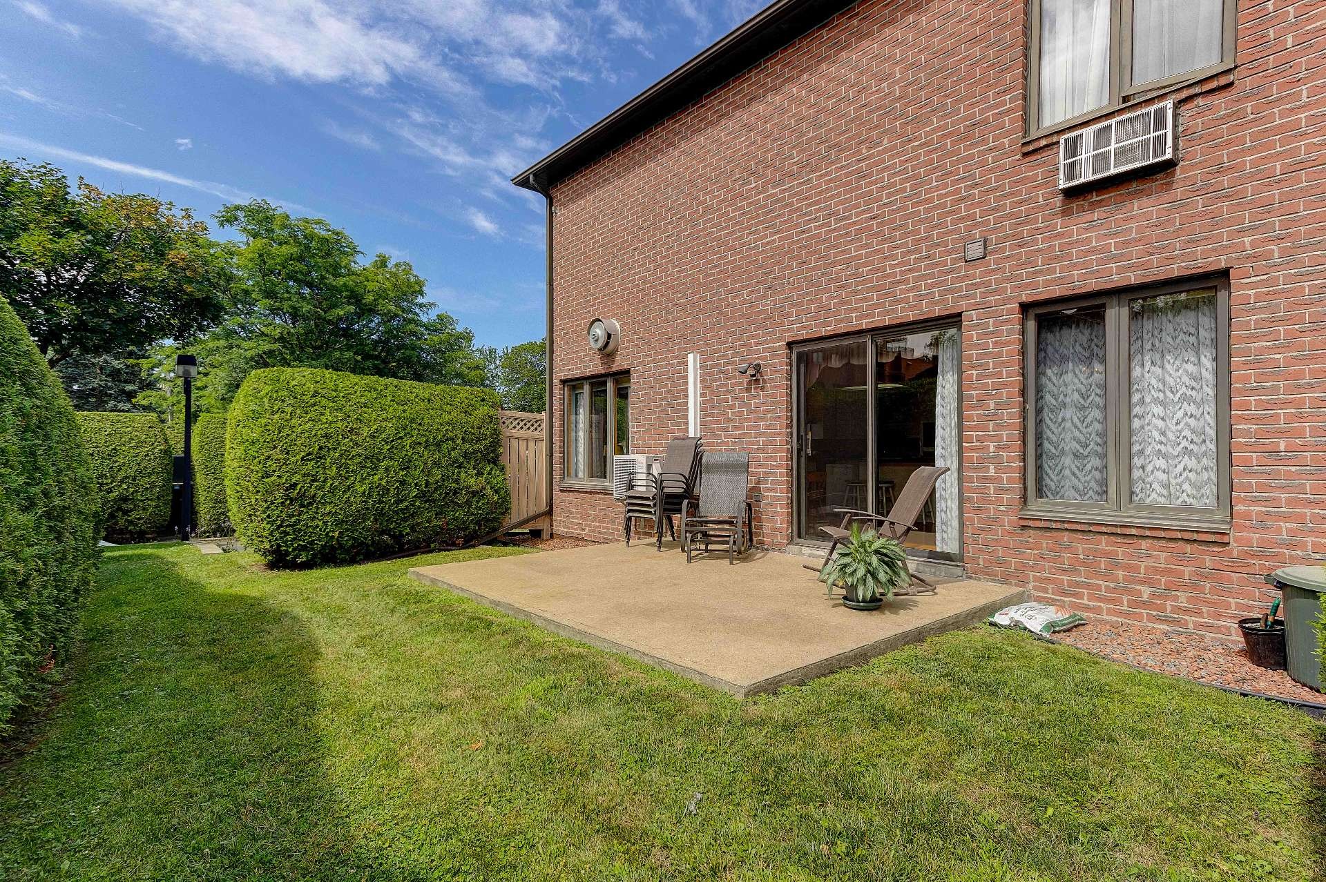 









1594


Rue Fortier

,
Saint-Bruno-de-Montarville,




QC
J3V6A5

