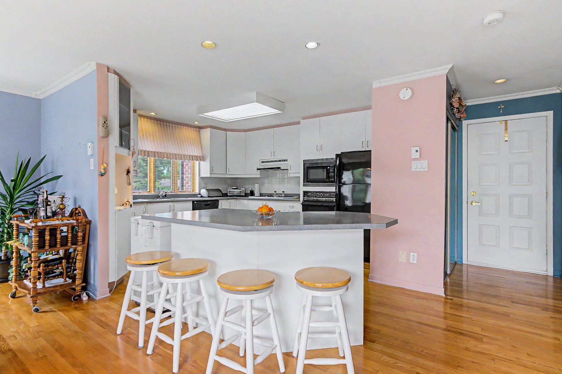 









1594


Rue Fortier

,
Saint-Bruno-de-Montarville,




QC
J3V6A5

