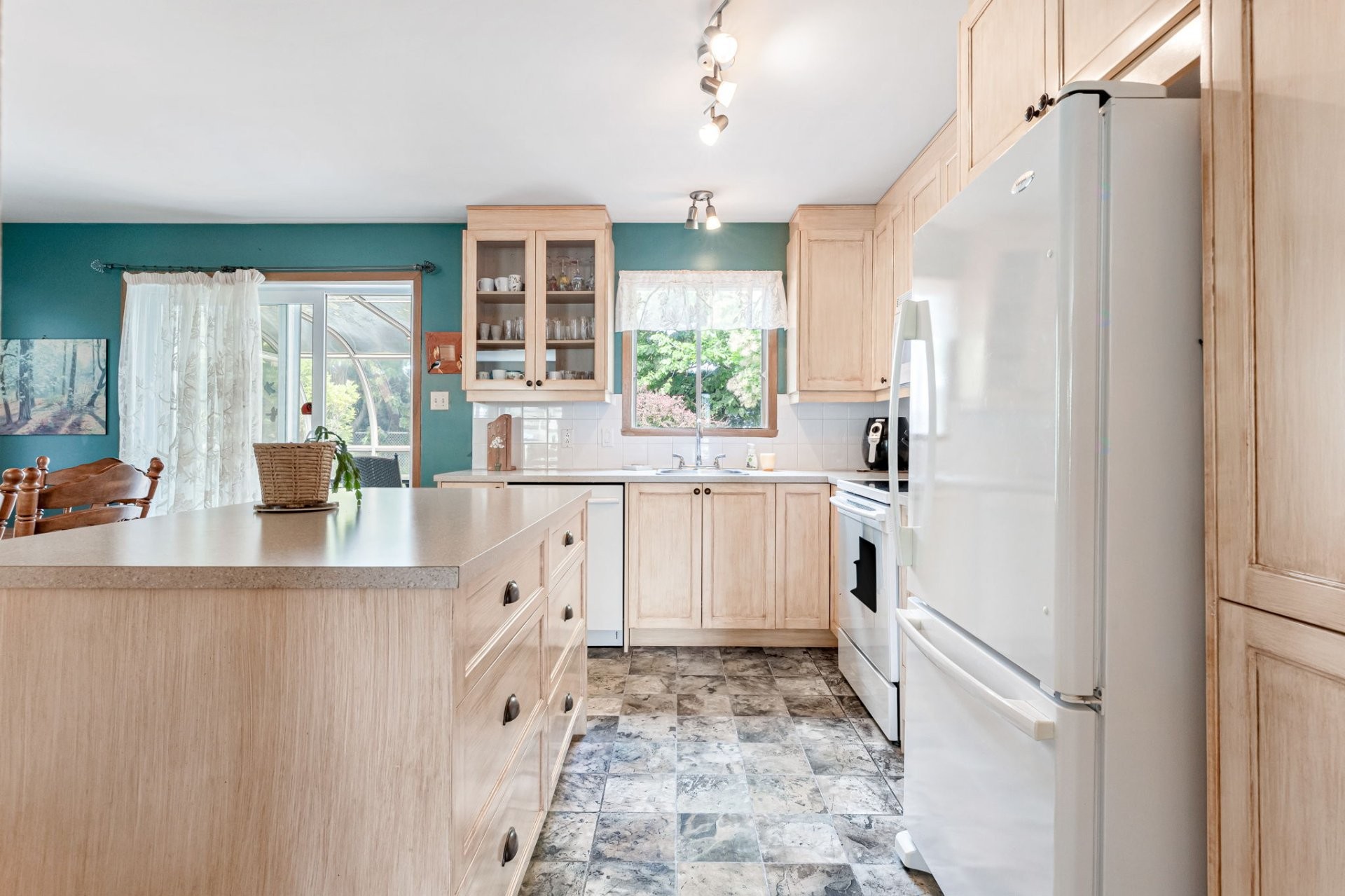 









302


Rue Gabrielle-Roy

,
Varennes,




QC
J3X1L8

