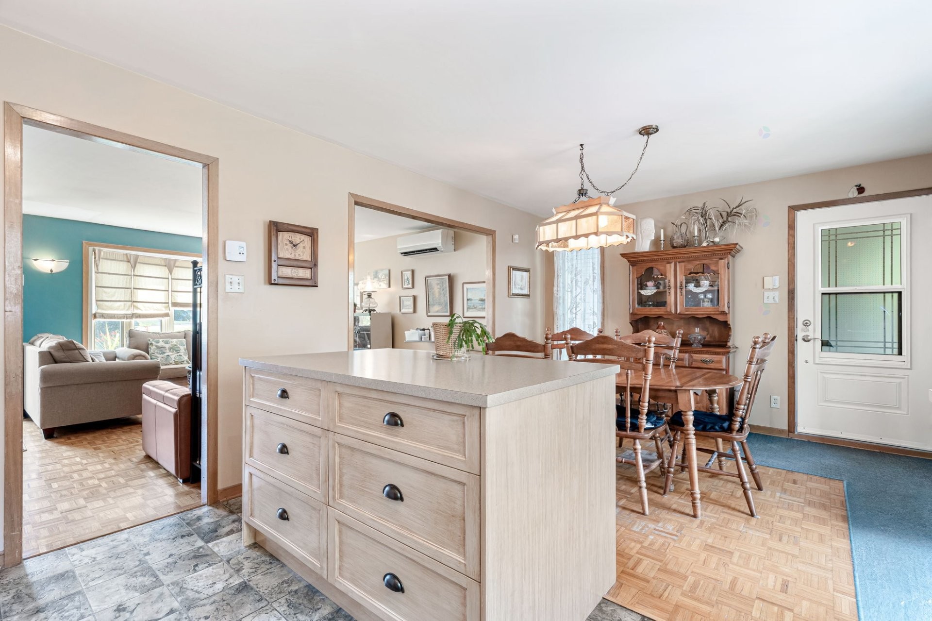 









302


Rue Gabrielle-Roy

,
Varennes,




QC
J3X1L8


