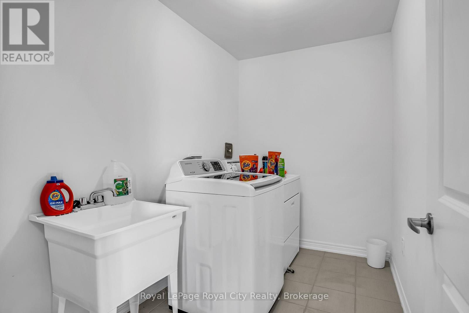 












36 PREST WAY

,
Centre Wellington (Fergus),




Ontario
N1M0K3

