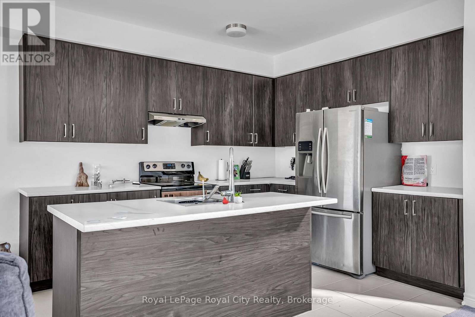 












36 PREST WAY

,
Centre Wellington (Fergus),




Ontario
N1M0K3

