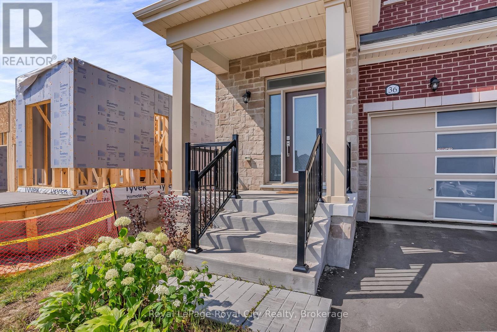 












36 PREST WAY

,
Centre Wellington (Fergus),




Ontario
N1M0K3

