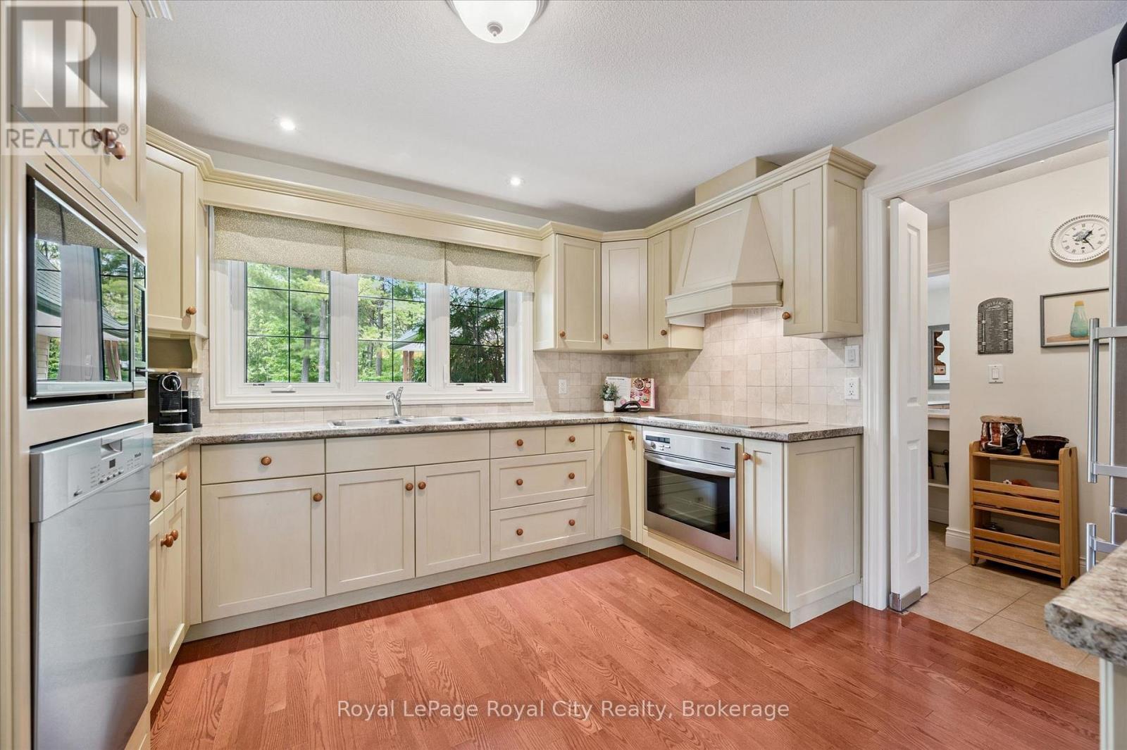 












135 HUME ROAD

,
Puslinch,




Ontario
N0B2J0

