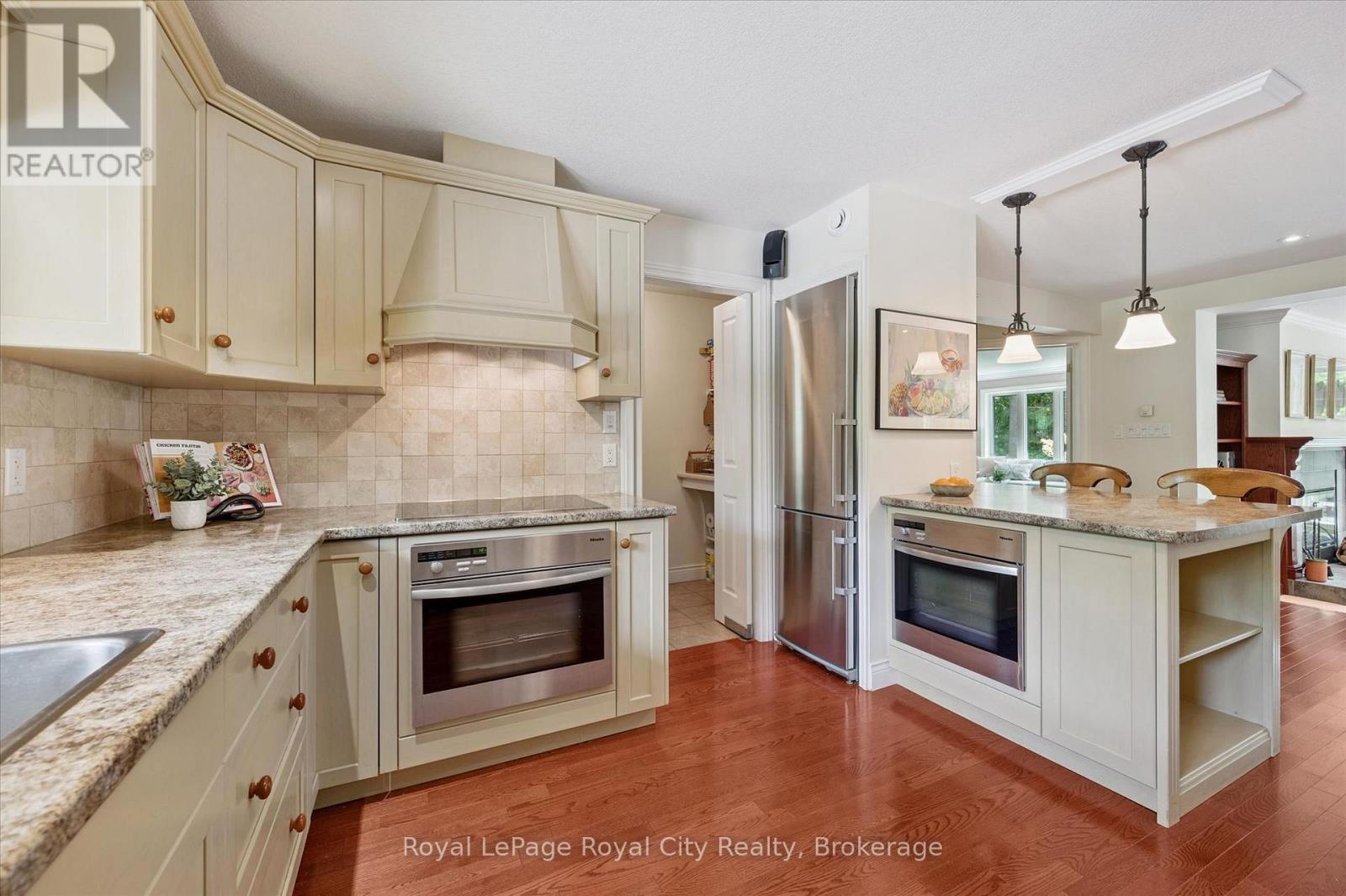 












135 HUME ROAD

,
Puslinch,




Ontario
N0B2J0

