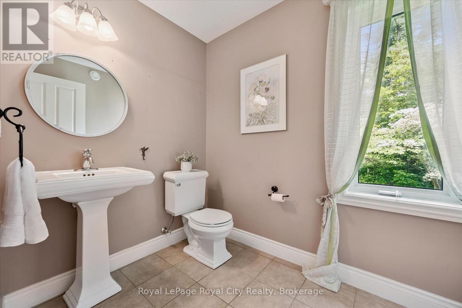 












135 HUME ROAD

,
Puslinch,




Ontario
N0B2J0


