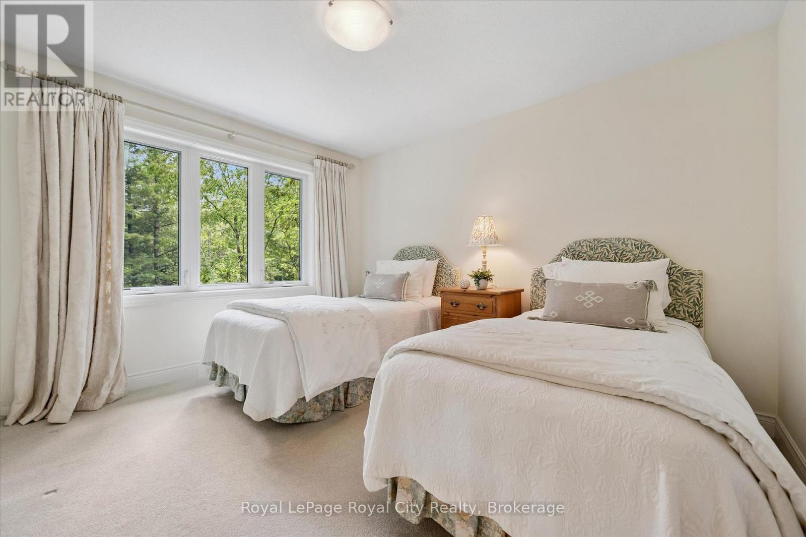 












135 HUME ROAD

,
Puslinch,




Ontario
N0B2J0

