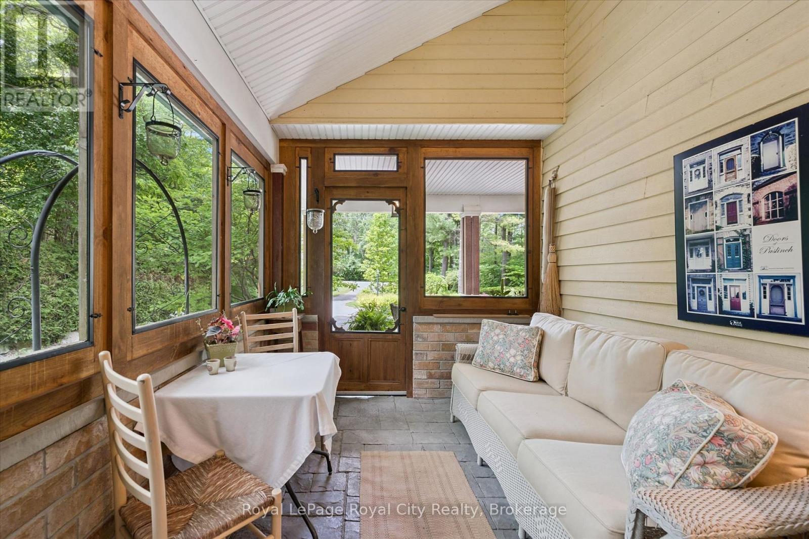 












135 HUME ROAD

,
Puslinch,




Ontario
N0B2J0

