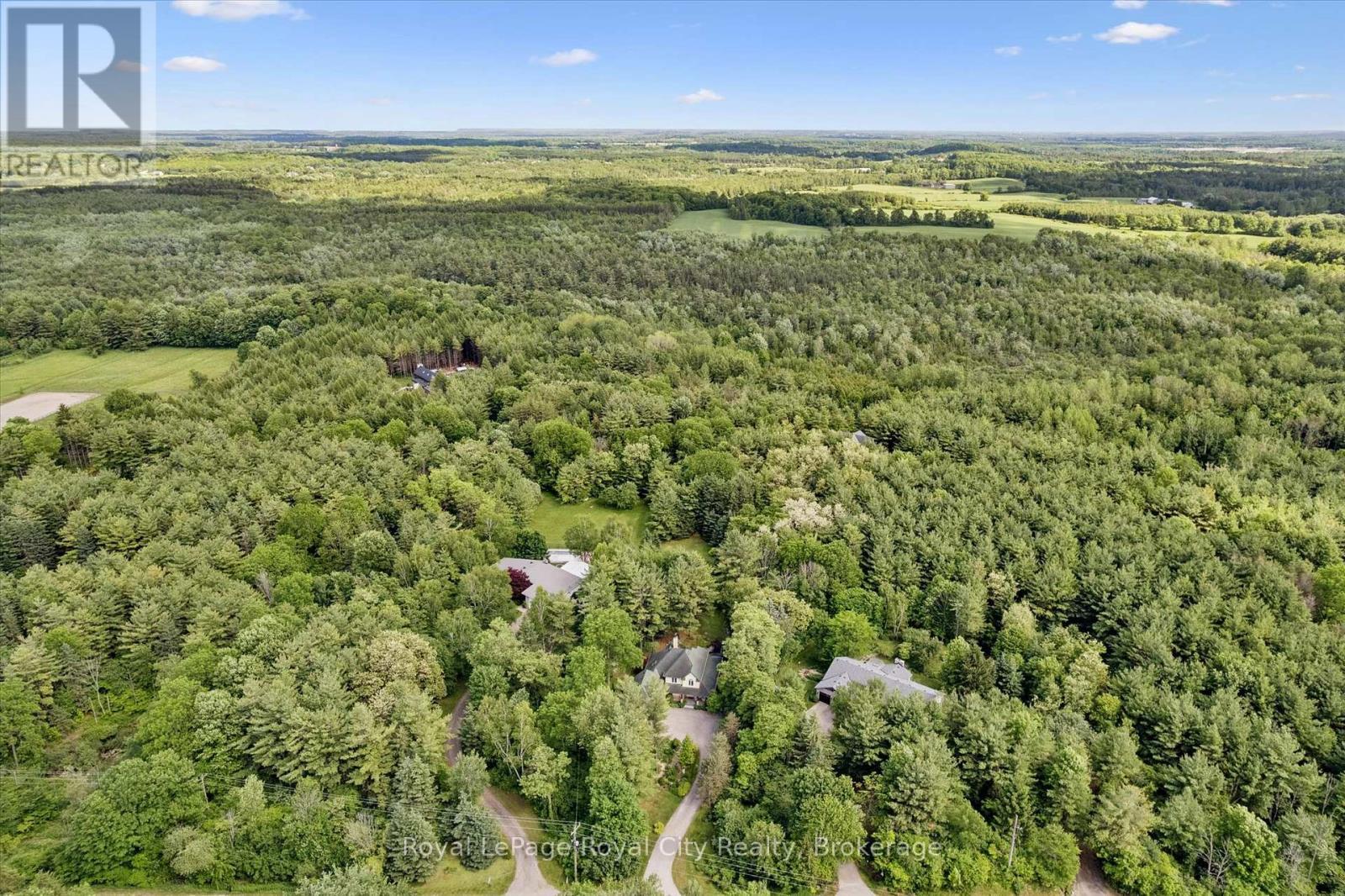 












135 HUME ROAD

,
Puslinch,




Ontario
N0B2J0

