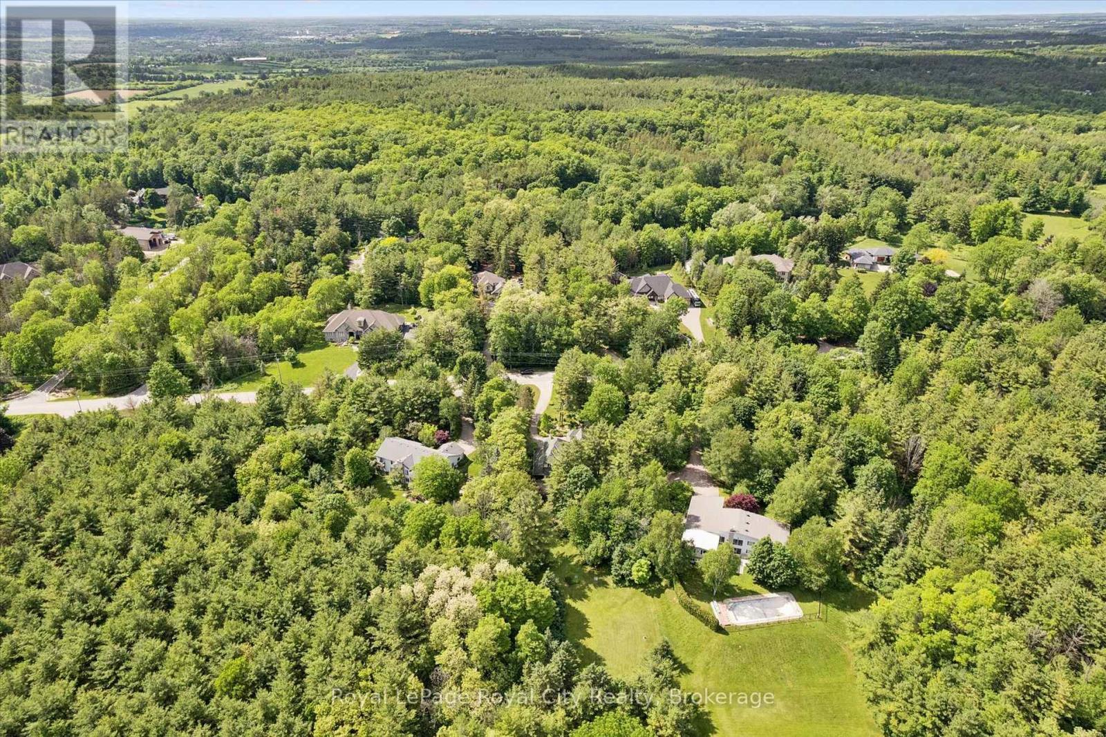 












135 HUME ROAD

,
Puslinch,




Ontario
N0B2J0

