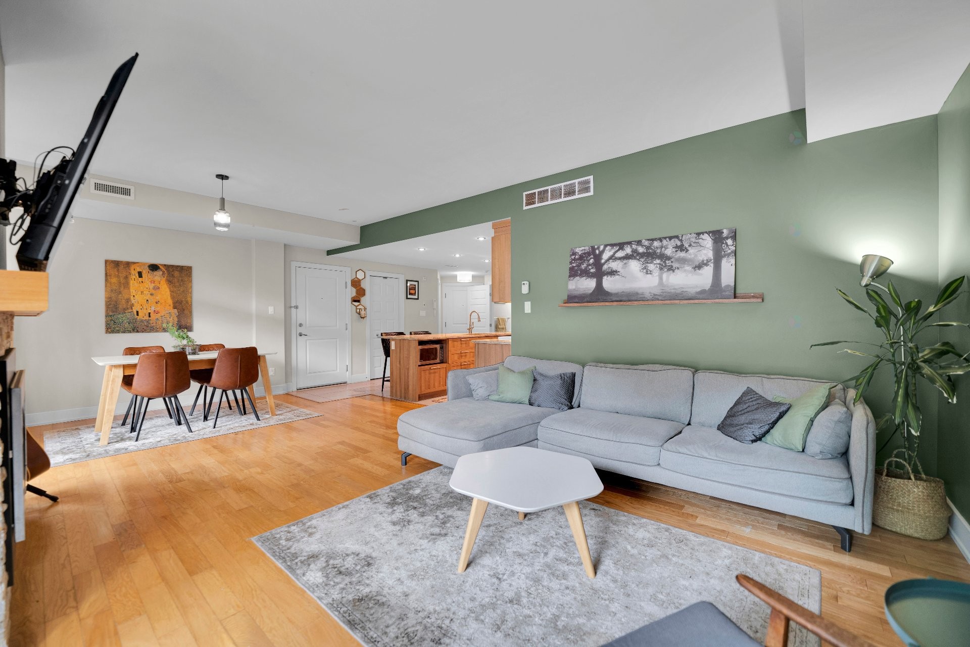 









1220


Ch. d'Aylmer

, 1,
Gatineau (Aylmer),




QC
J9H7L2

