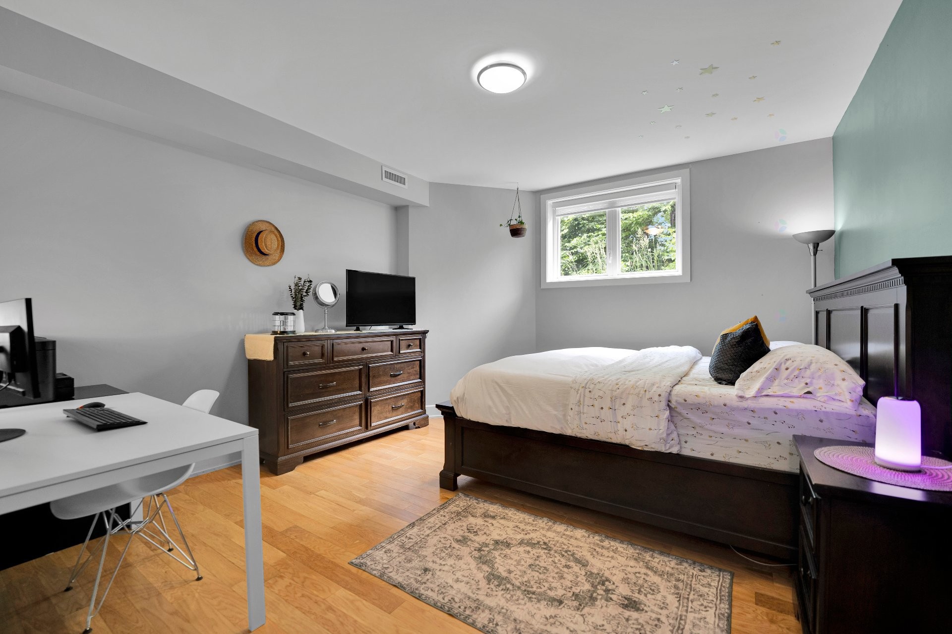 









1220


Ch. d'Aylmer

, 1,
Gatineau (Aylmer),




QC
J9H7L2

