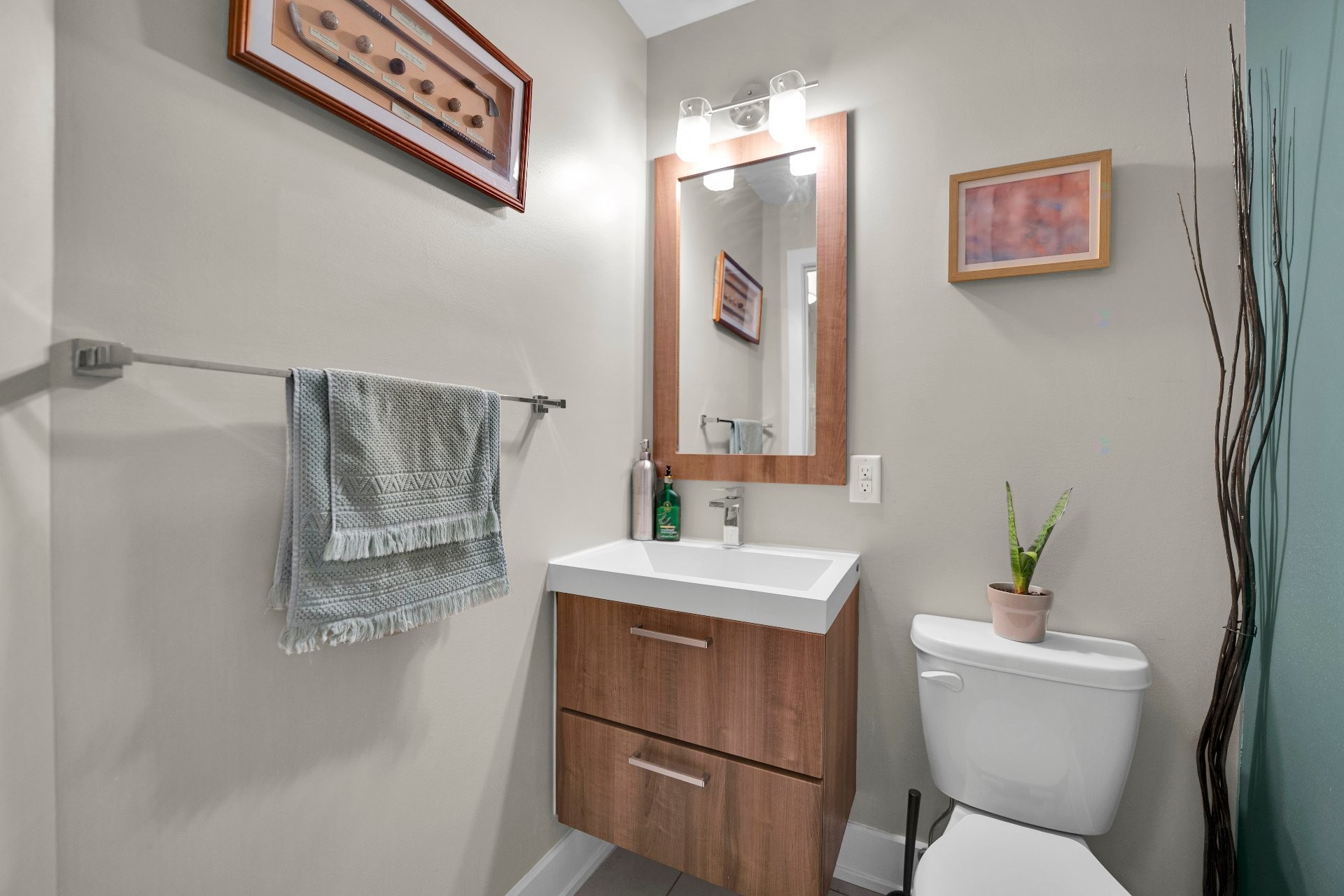 









1220


Ch. d'Aylmer

, 1,
Gatineau (Aylmer),




QC
J9H7L2

