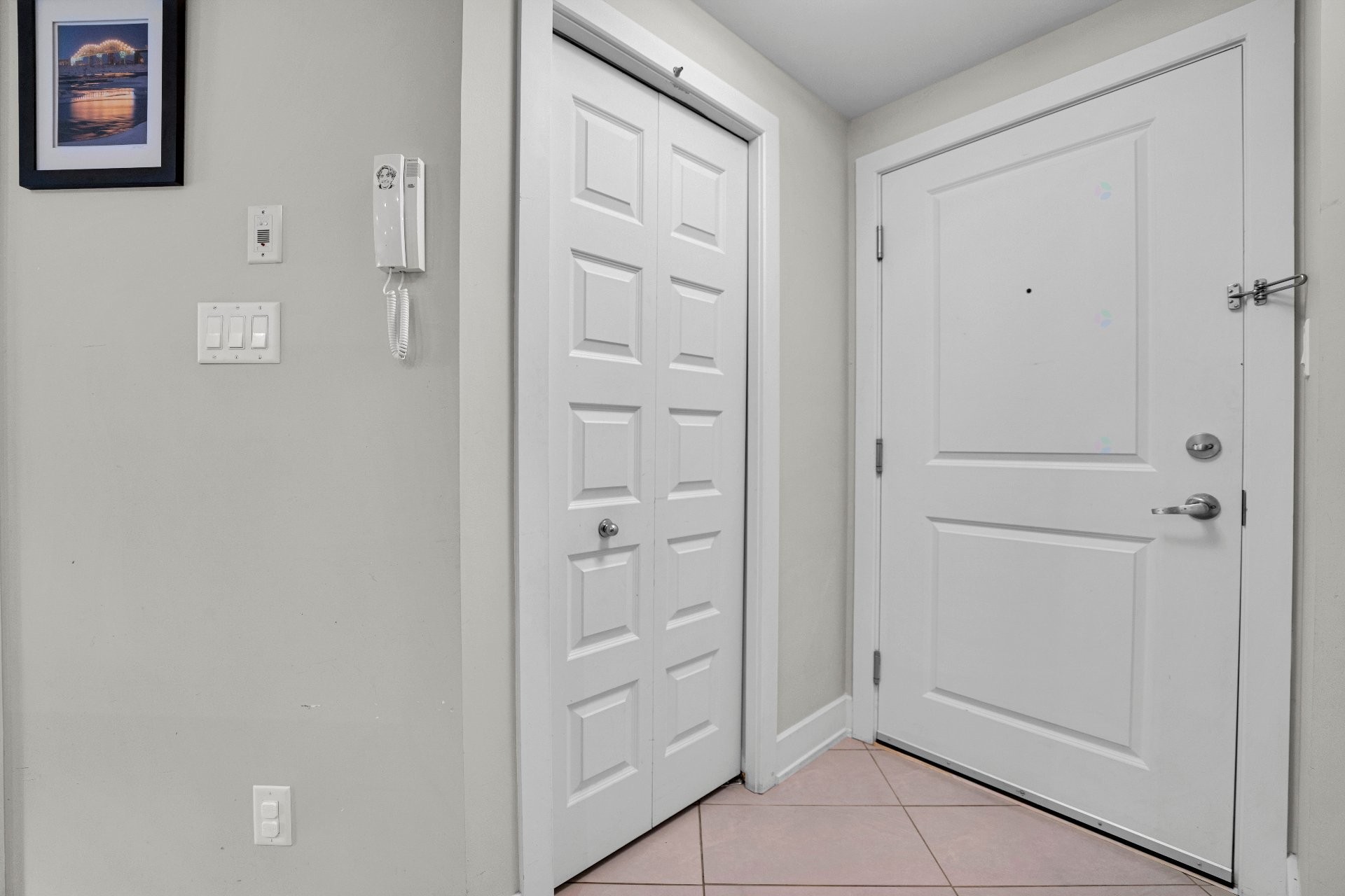 









1220


Ch. d'Aylmer

, 1,
Gatineau (Aylmer),




QC
J9H7L2

