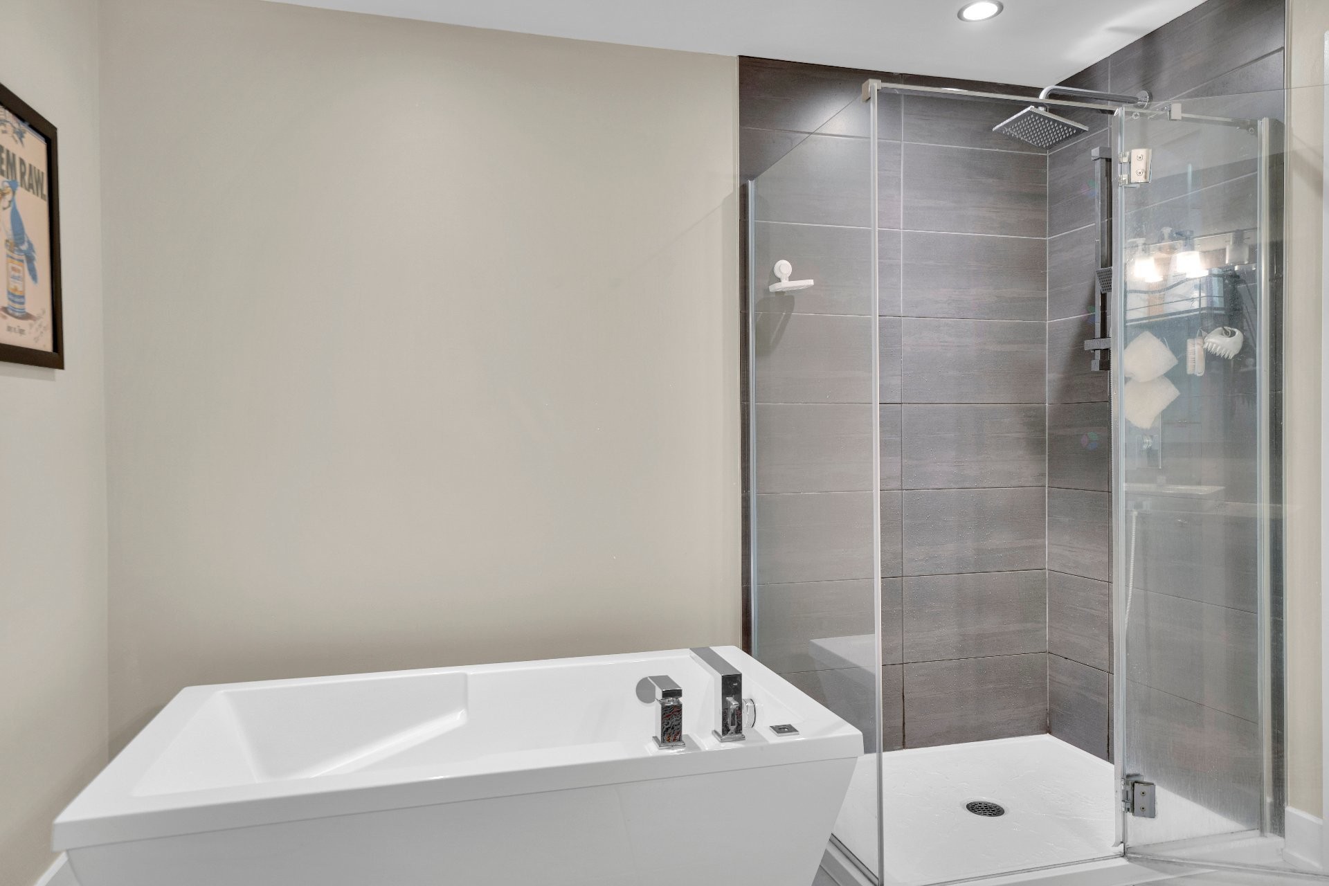









1220


Ch. d'Aylmer

, 1,
Gatineau (Aylmer),




QC
J9H7L2

