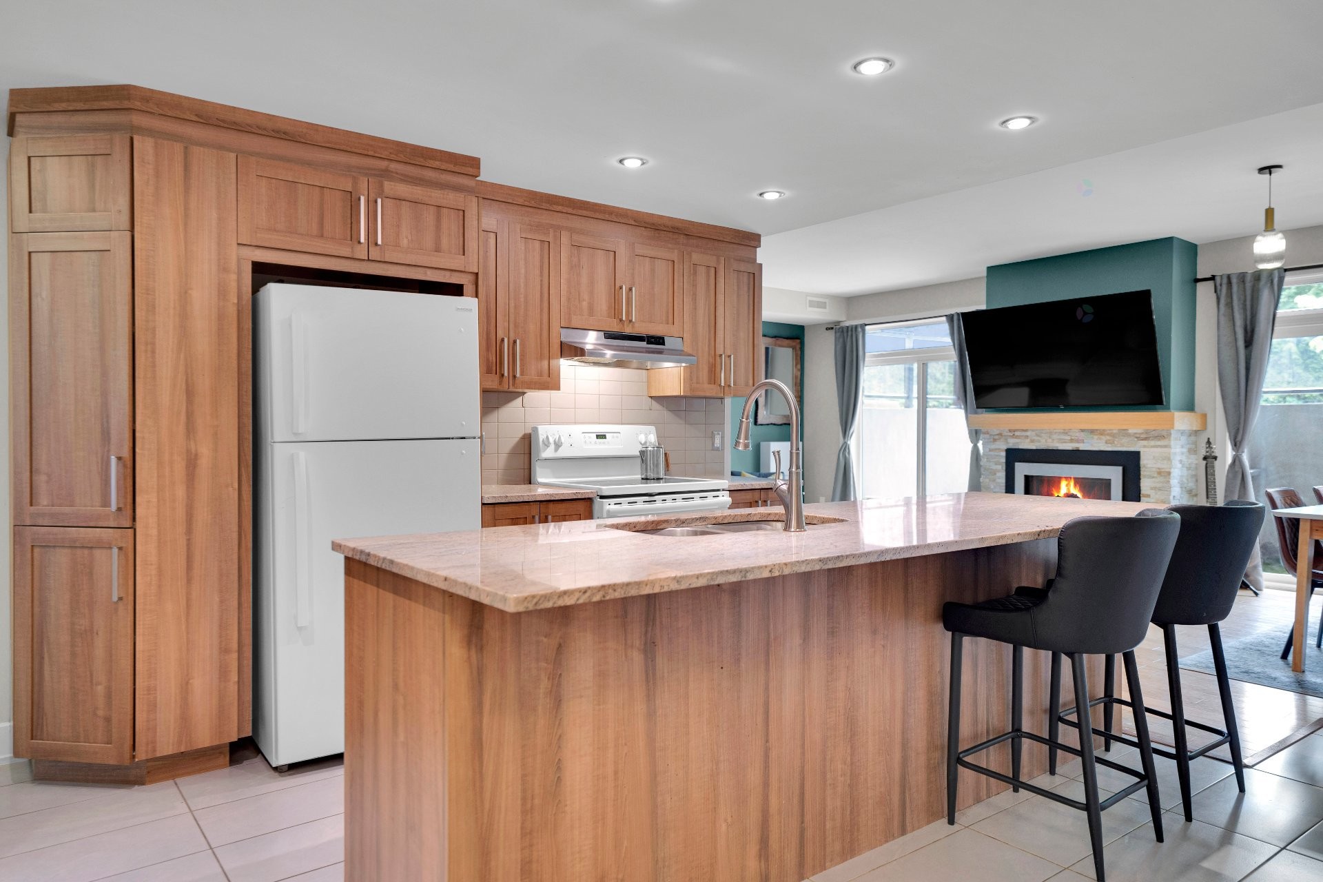 









1220


Ch. d'Aylmer

, 1,
Gatineau (Aylmer),




QC
J9H7L2

