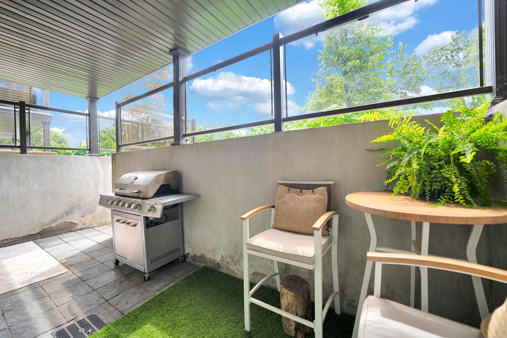 









1220


Ch. d'Aylmer

, 1,
Gatineau (Aylmer),




QC
J9H7L2

