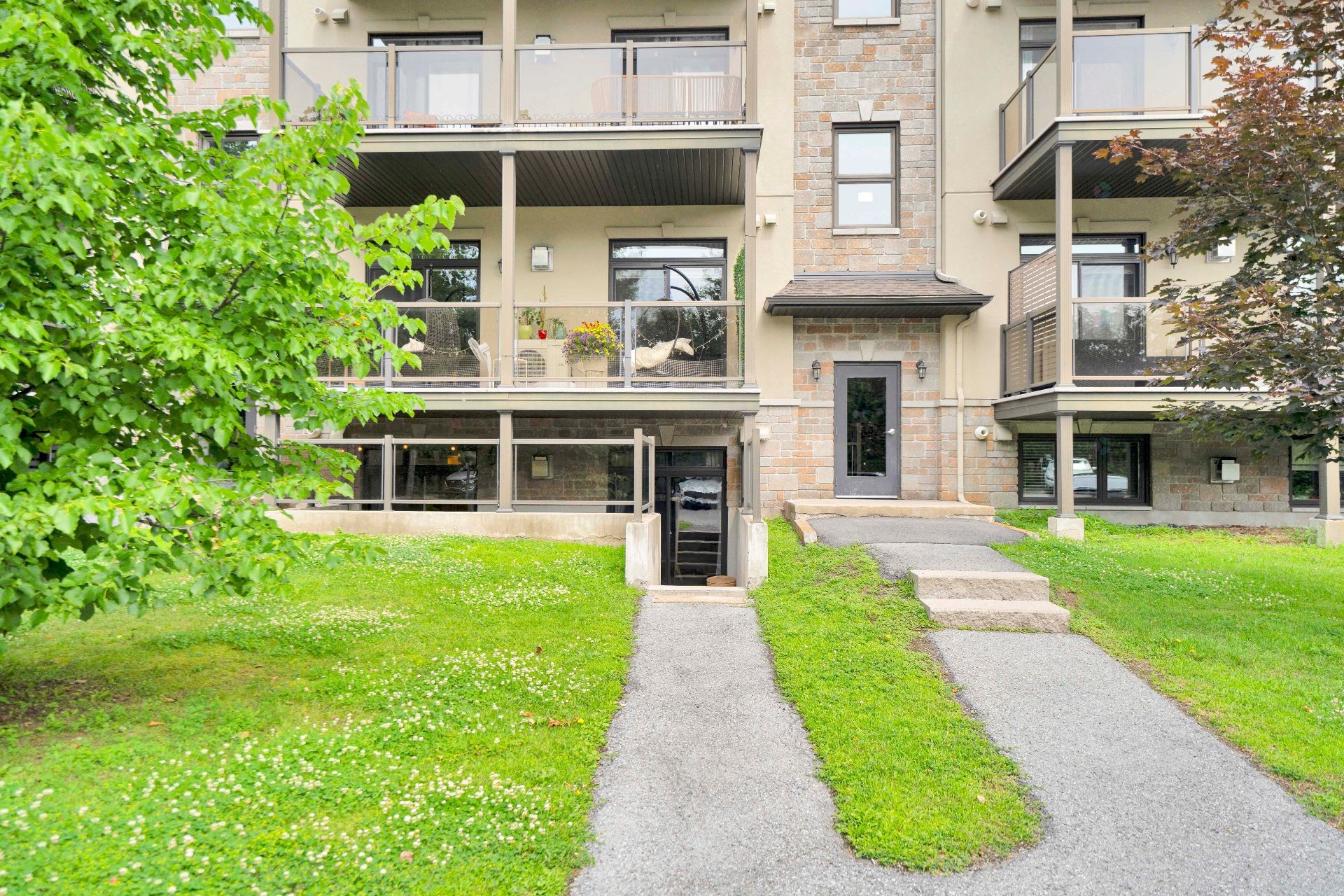 









1220


Ch. d'Aylmer

, 1,
Gatineau (Aylmer),




QC
J9H7L2

