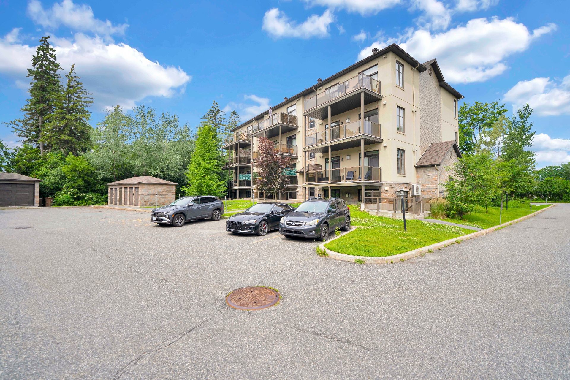 









1220


Ch. d'Aylmer

, 1,
Gatineau (Aylmer),




QC
J9H7L2

